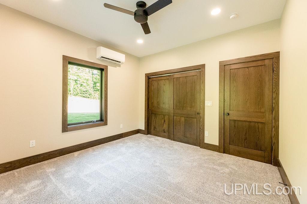 Houghton, Michigan, 49931, United States, 3 Bedrooms Bedrooms, ,3 BathroomsBathrooms,Residential,For Sale,1826025