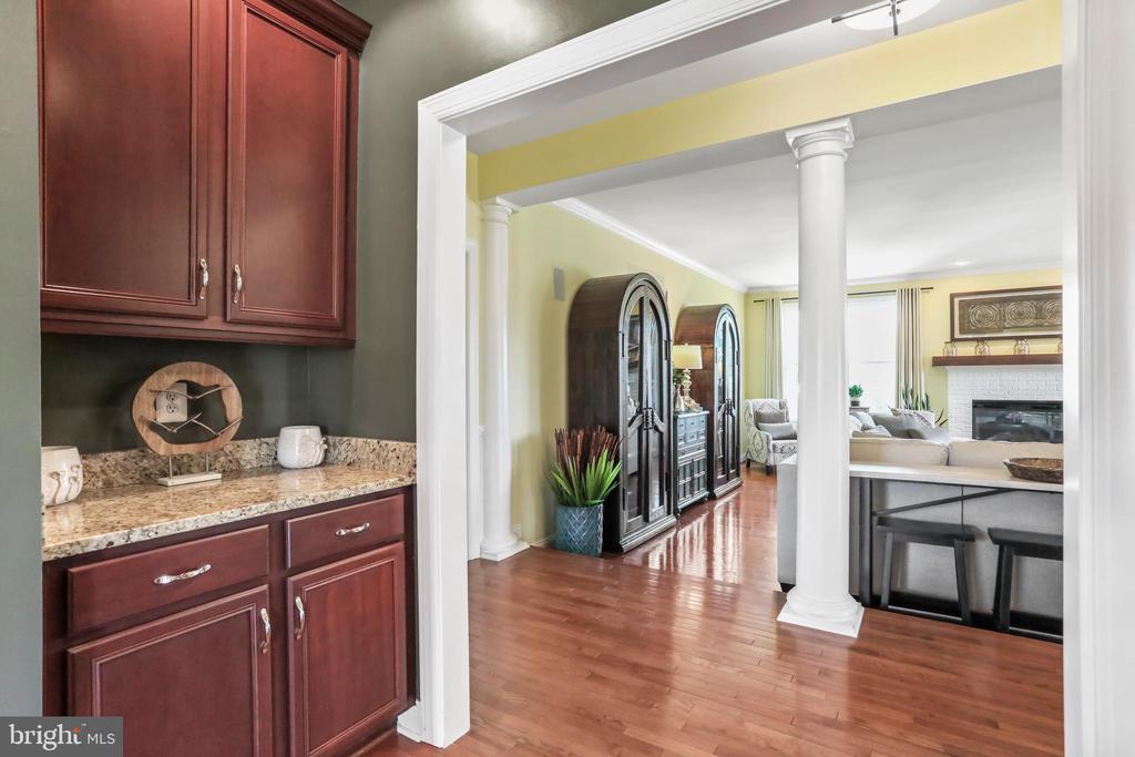 Waterford, Virginia, 20197, United States, 4 Bedrooms Bedrooms, ,5 BathroomsBathrooms,Residential,For Sale,1941290