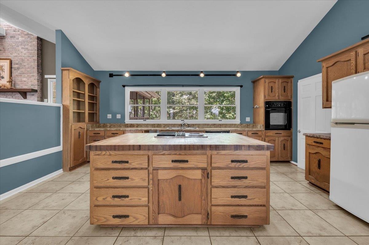 Spartanburg, South Carolina, 29306, United States, 4 Bedrooms Bedrooms, ,3 BathroomsBathrooms,Residential,For Sale,1942883
