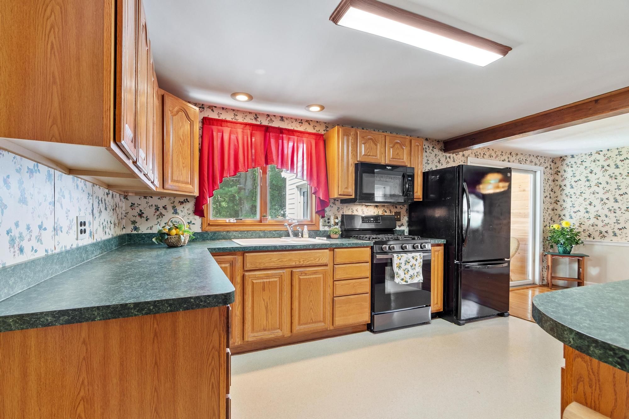  9 Oaklandvale Ave, Saugus, MA, 01906 - 物件實景