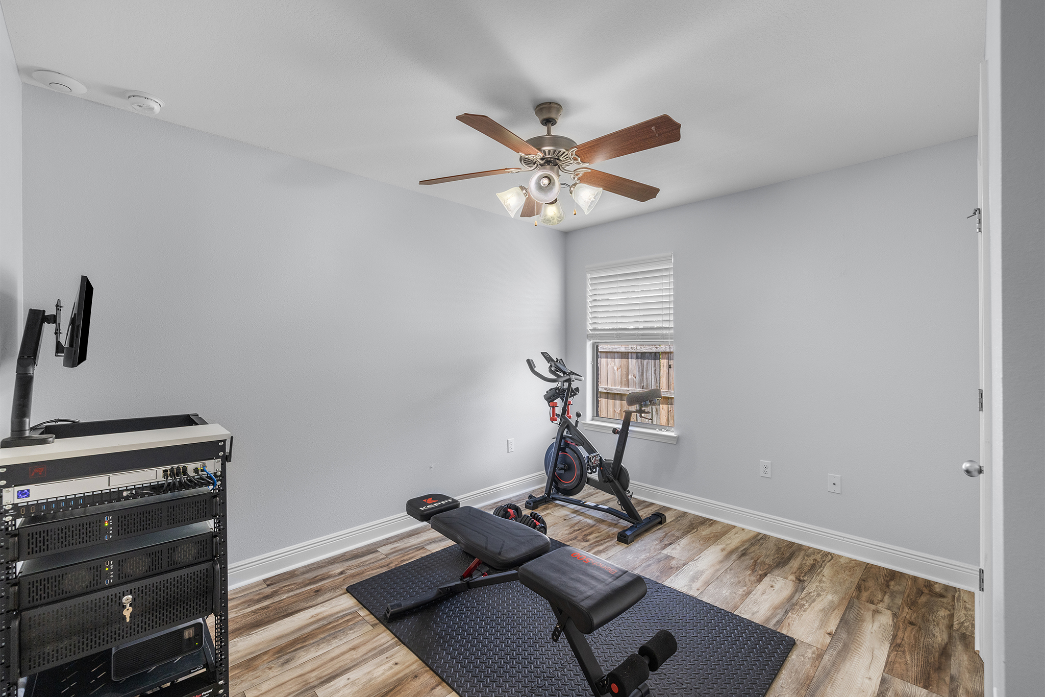  Spacious Craftsman in Summerset Estates - 物件實景