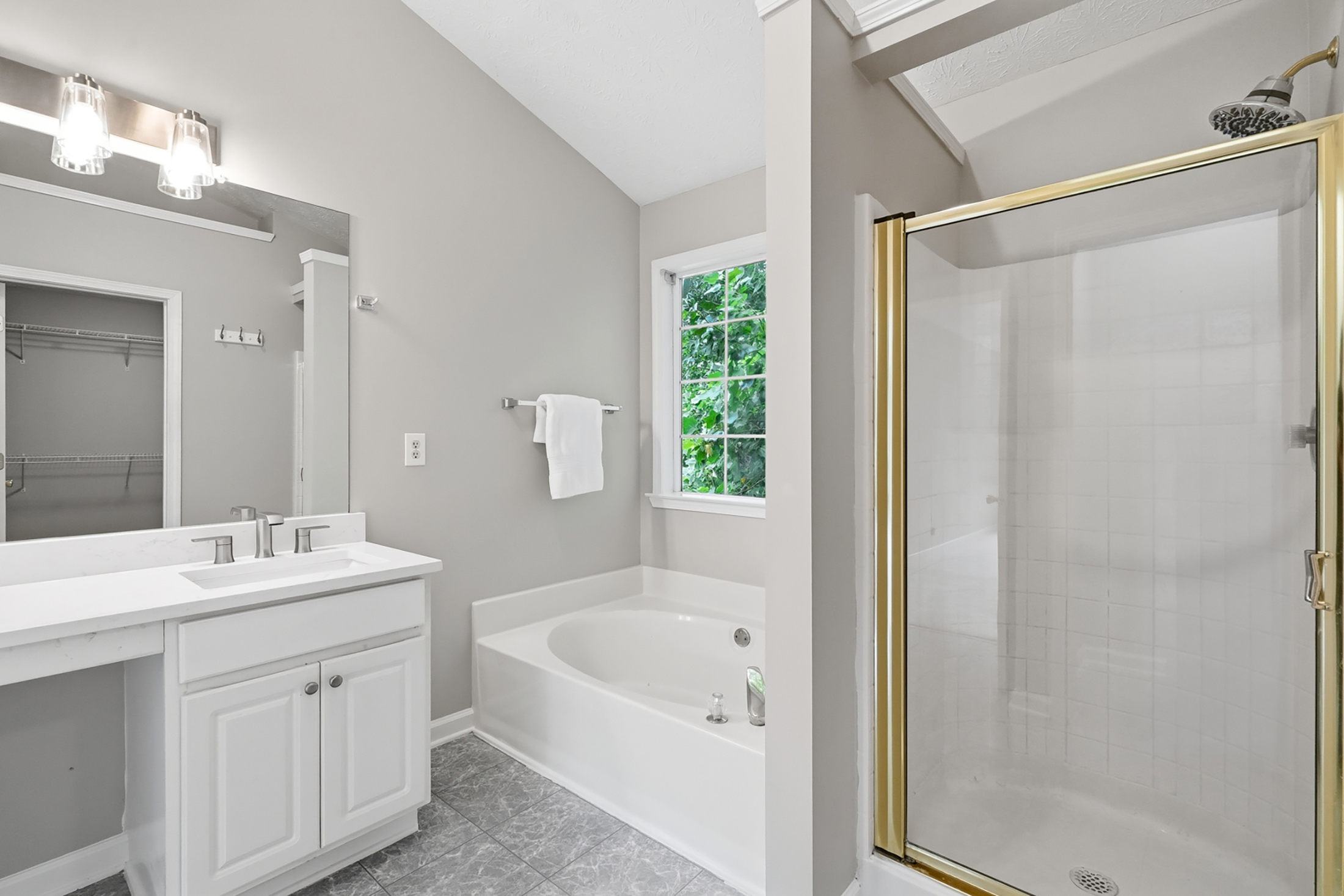  Private Cul-de-Sac Retreat in a Prime Alpharetta Swim Community - 物件實景