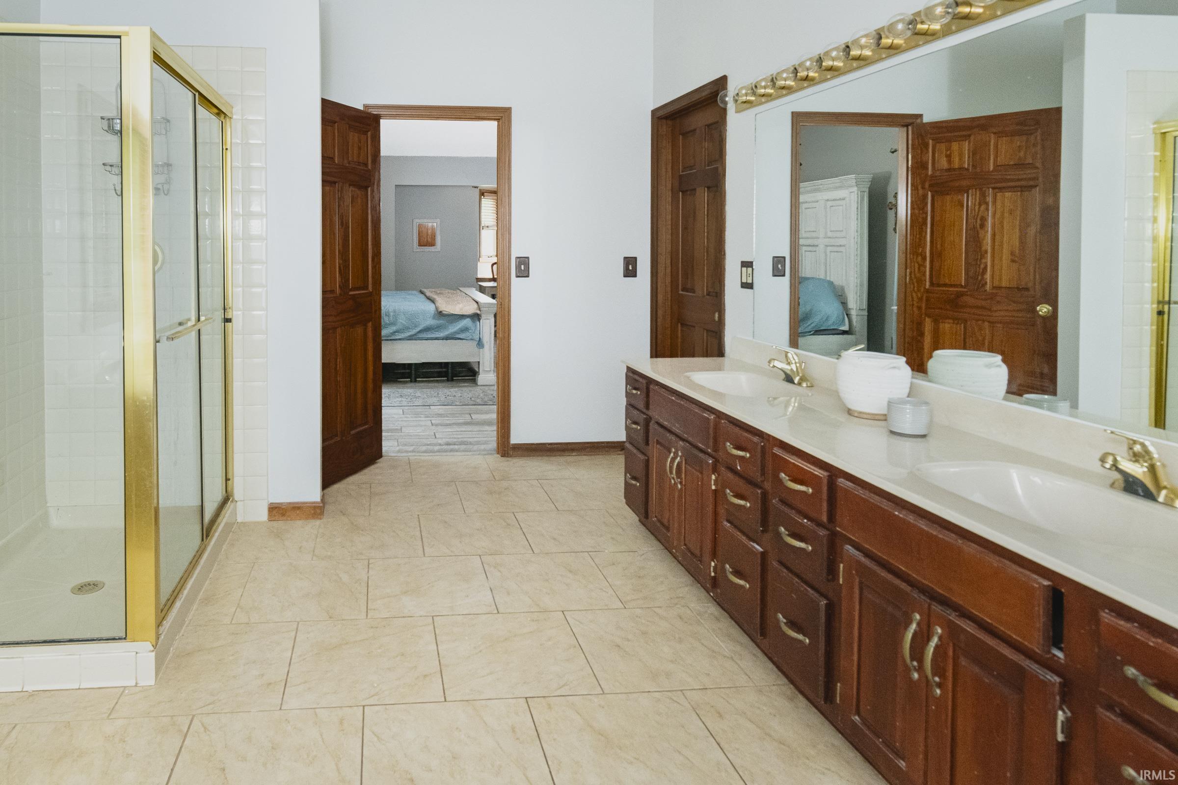 Bloomington, Indiana, 47404, United States, 4 Bedrooms Bedrooms, ,6 BathroomsBathrooms,Residential,For Sale,2005085