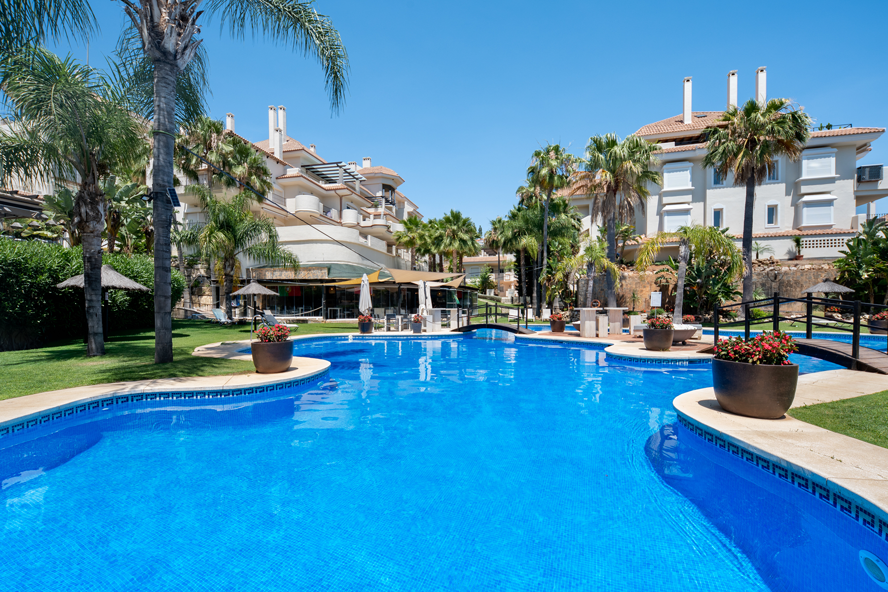  South-facing duplex penthouse with sea views in Nueva Andalucía - 物件實景