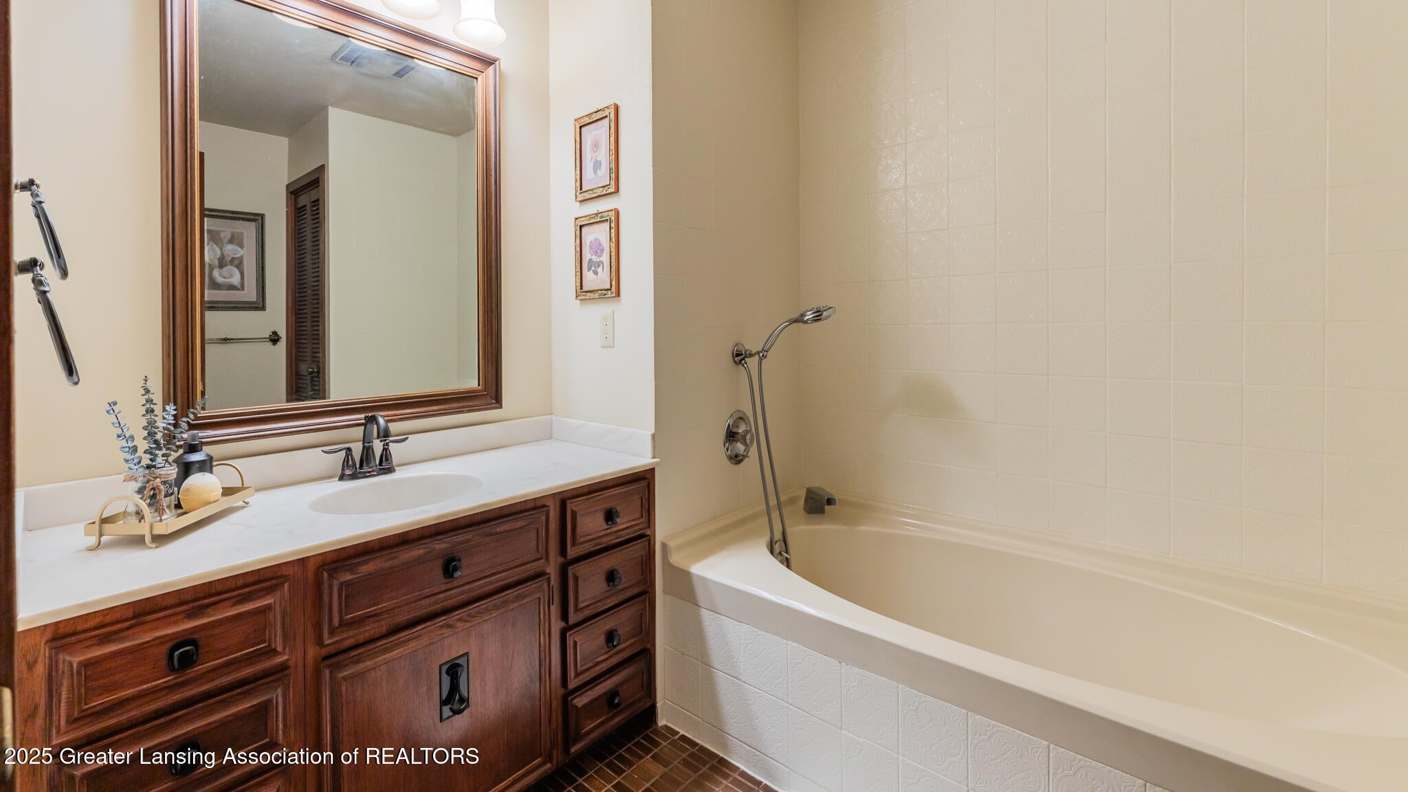 Okemos, Michigan, 48864, United States, 4 Bedrooms Bedrooms, ,4 BathroomsBathrooms,Residential,For Sale,1866389