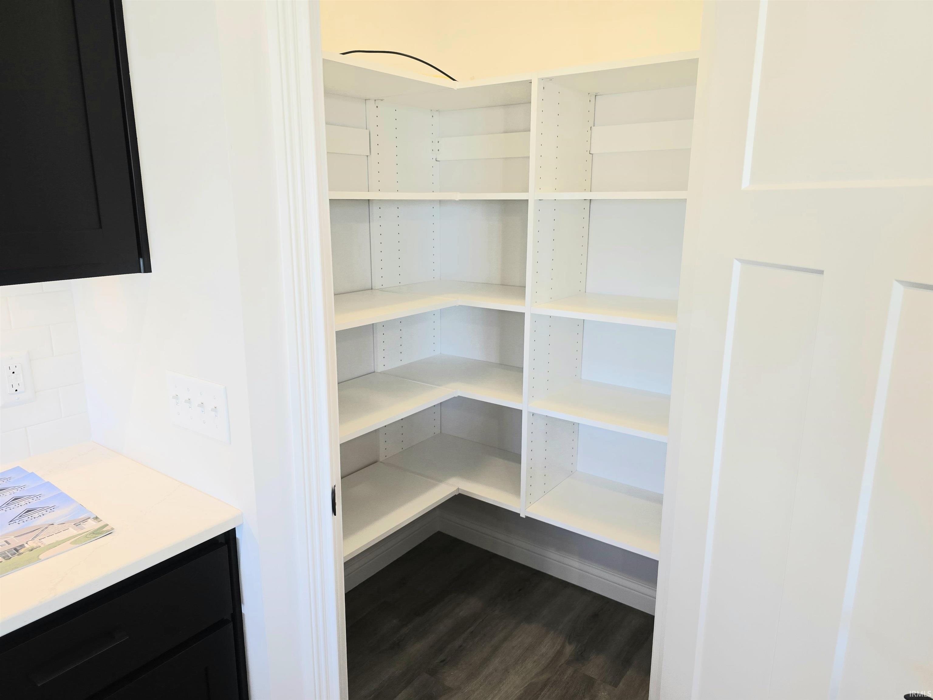 Fort Wayne, Indiana, 46818, United States, 3 Bedrooms Bedrooms, ,2 BathroomsBathrooms,Residential,For Sale,1980943