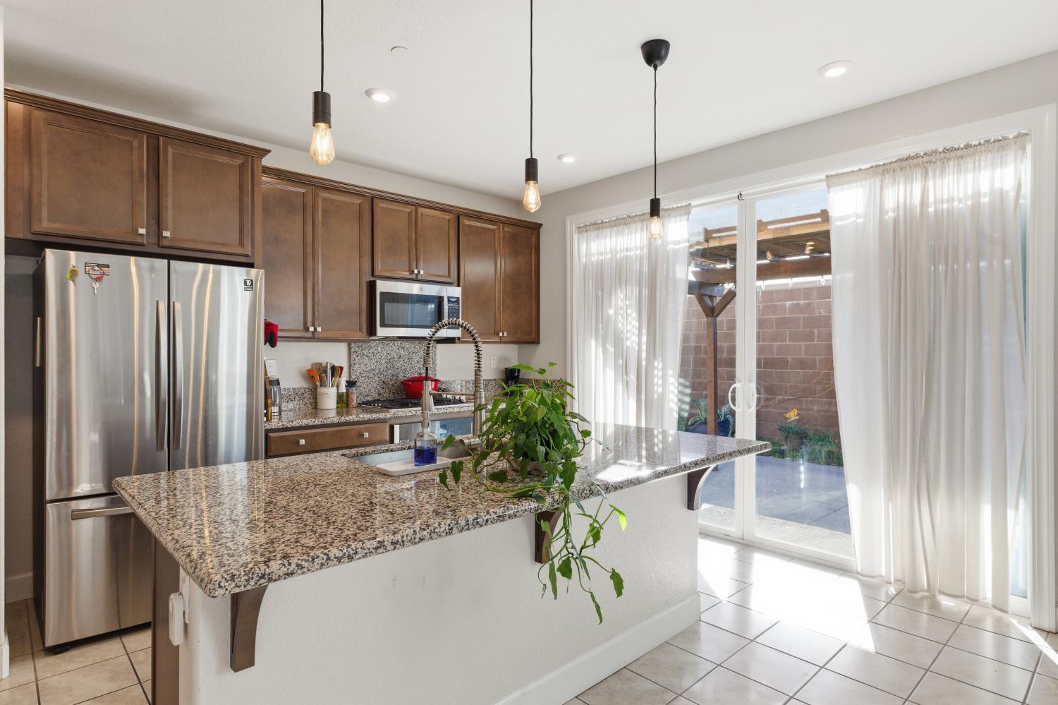 Rocklin, California, 95677, United States, 4 Bedrooms Bedrooms, ,3 BathroomsBathrooms,Residential,For Sale,1993589