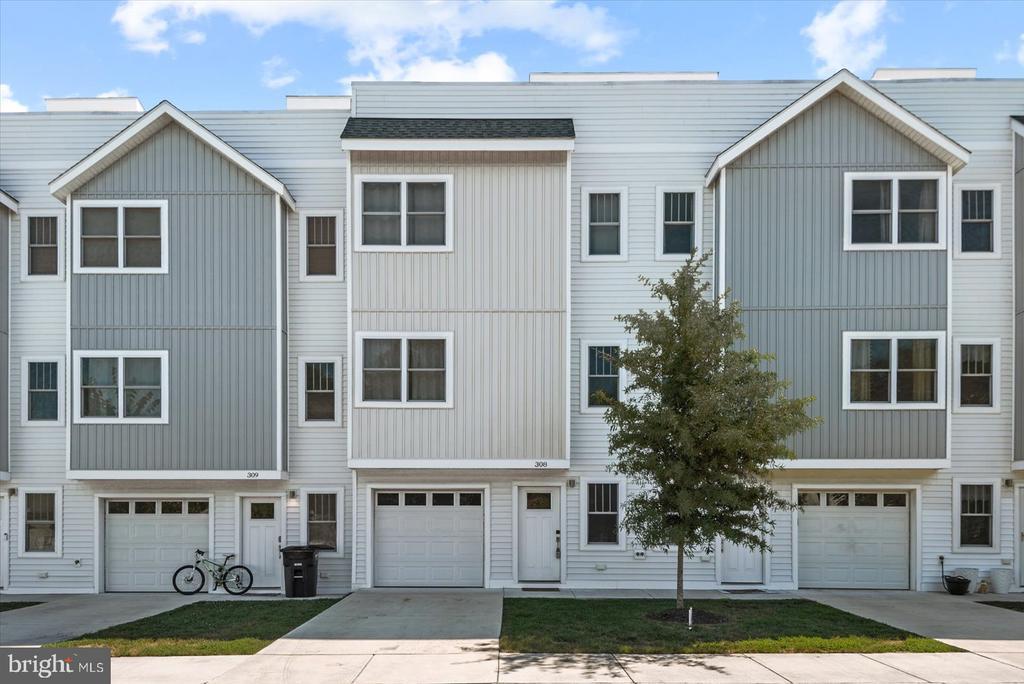 Colonial Beach, Virginia, 22443, United States, 4 Bedrooms Bedrooms, ,4 BathroomsBathrooms,Residential,For Sale,1898525