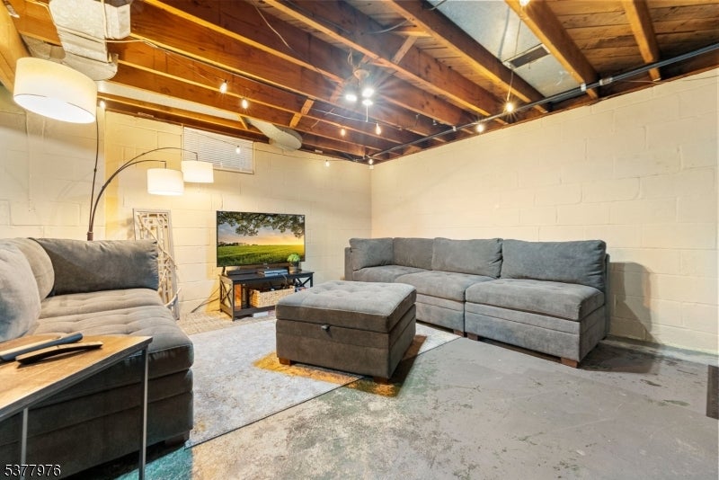 Randolph Twp., New Jersey, 07869, United States, 3 Bedrooms Bedrooms, ,2 BathroomsBathrooms,Residential,For Sale,1944786