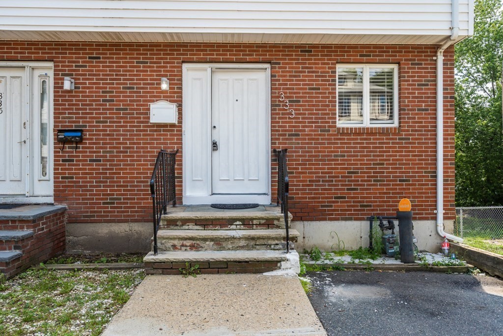 Revere, Massachusetts, 02151, United States, 5 Bedrooms Bedrooms, ,3 BathroomsBathrooms,Residential,For Sale,1937868