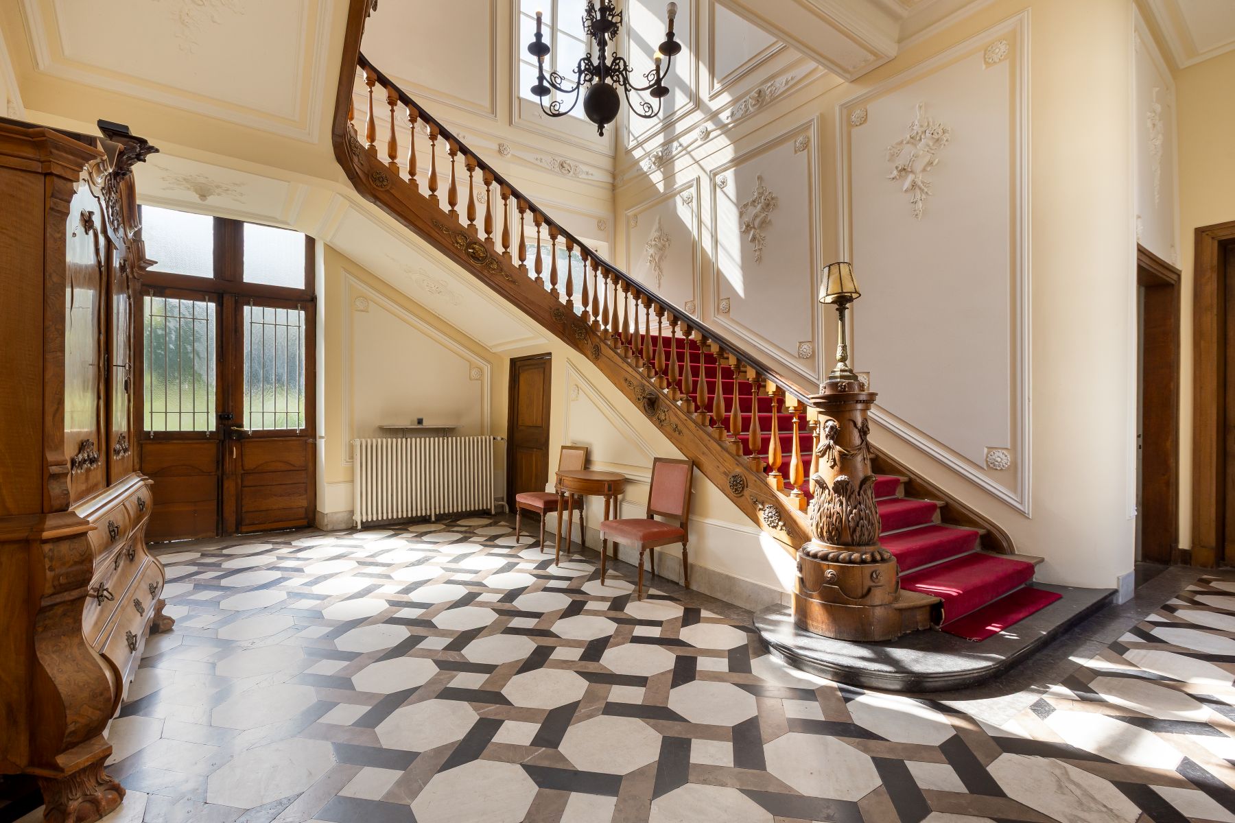  Exceptional Living: Listed Historic Townhouse in the Heart of Aachen - 物件實景