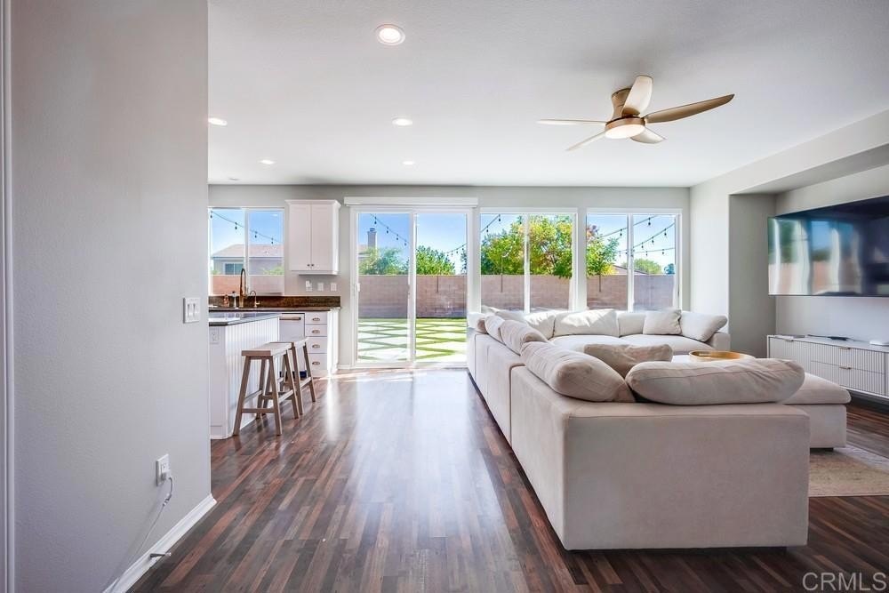 Murrieta, California, 92563, United States, 3 Bedrooms Bedrooms, ,3 BathroomsBathrooms,Residential,For Sale,1947093