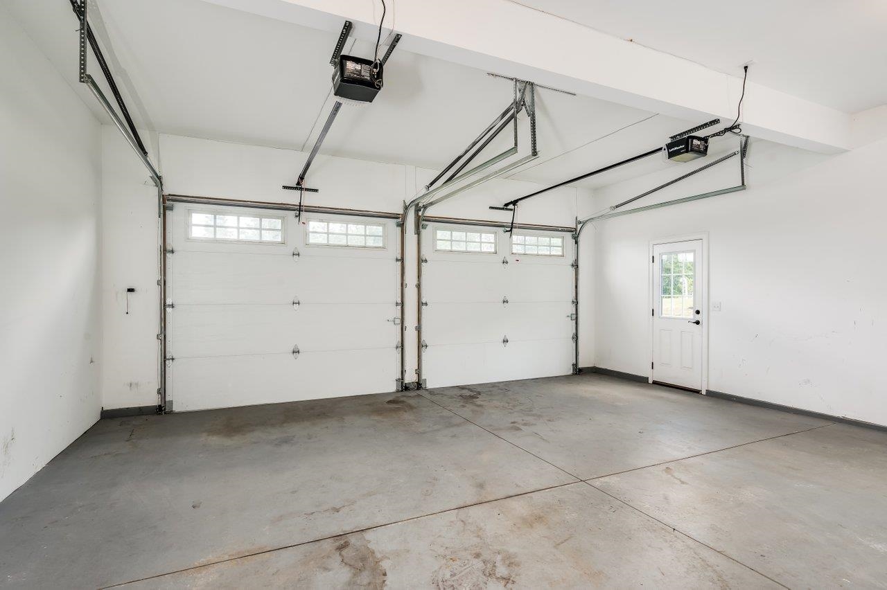 Weare, New Hampshire, 03281, United States, 4 Bedrooms Bedrooms, ,4 BathroomsBathrooms,Residential,For Sale,1908360