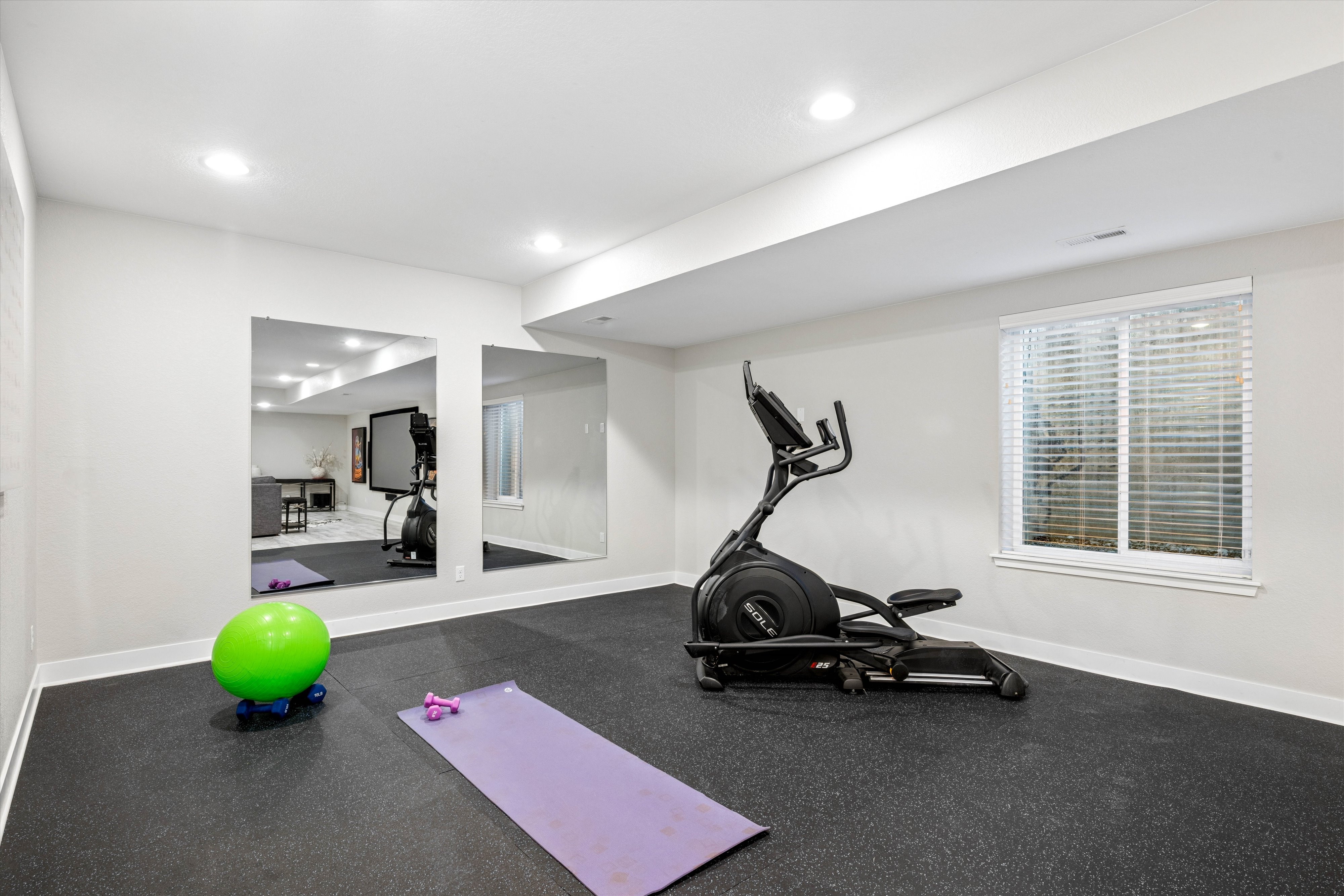  Coveted Solterra Address, Impeccably Maintained by its Original Owner - 物件實景