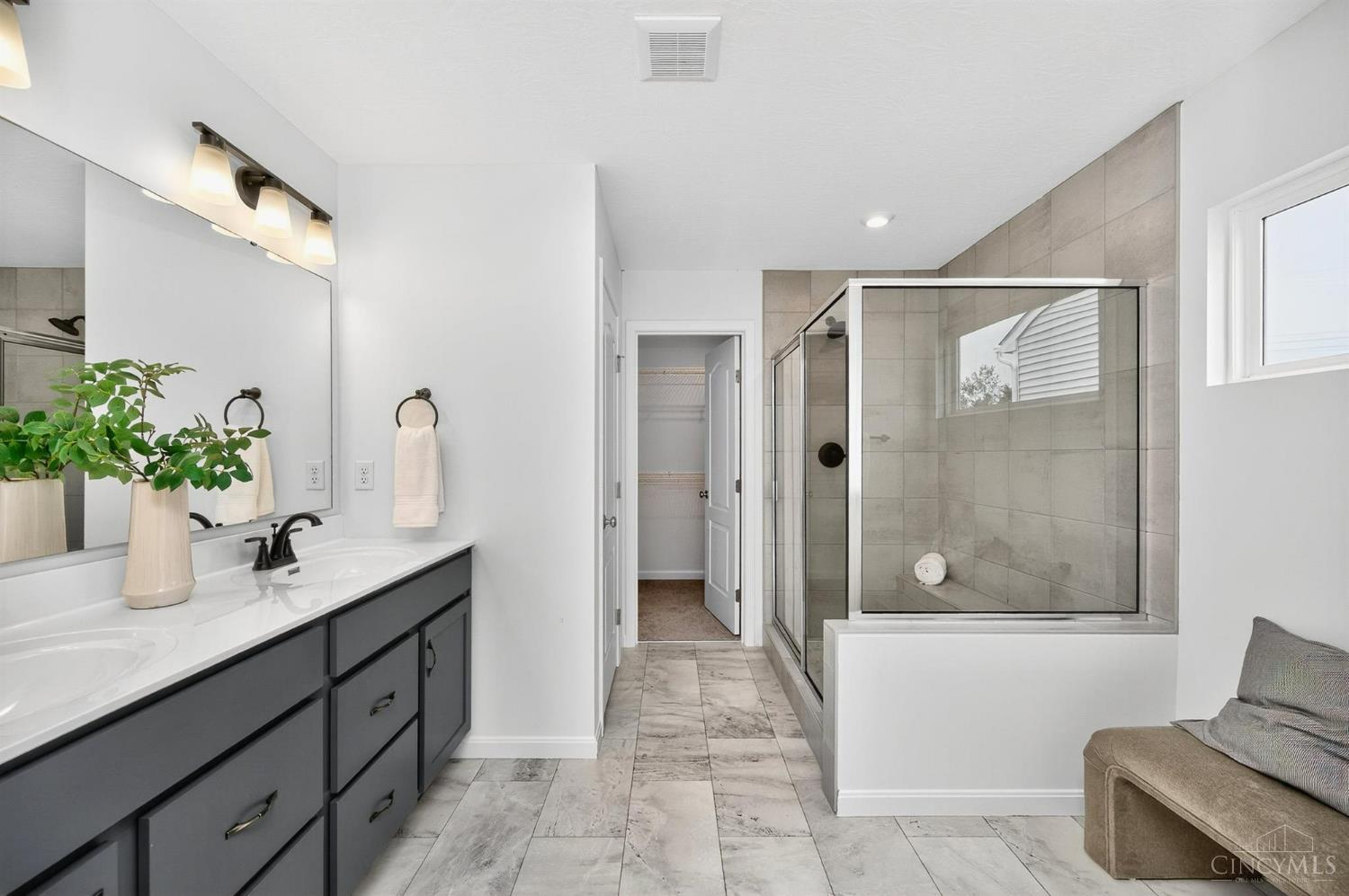 Turtle Creek Twp, Ohio, 45036, United States, 5 Bedrooms Bedrooms, ,4 BathroomsBathrooms,Residential,For Sale,1890162