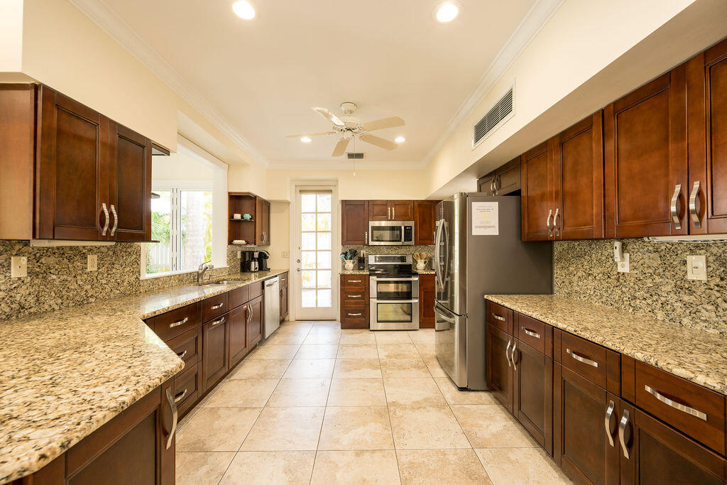 KEY WEST, Florida, 33040, United States, 5 Bedrooms Bedrooms, ,4 BathroomsBathrooms,Residential,For Sale,1847145
