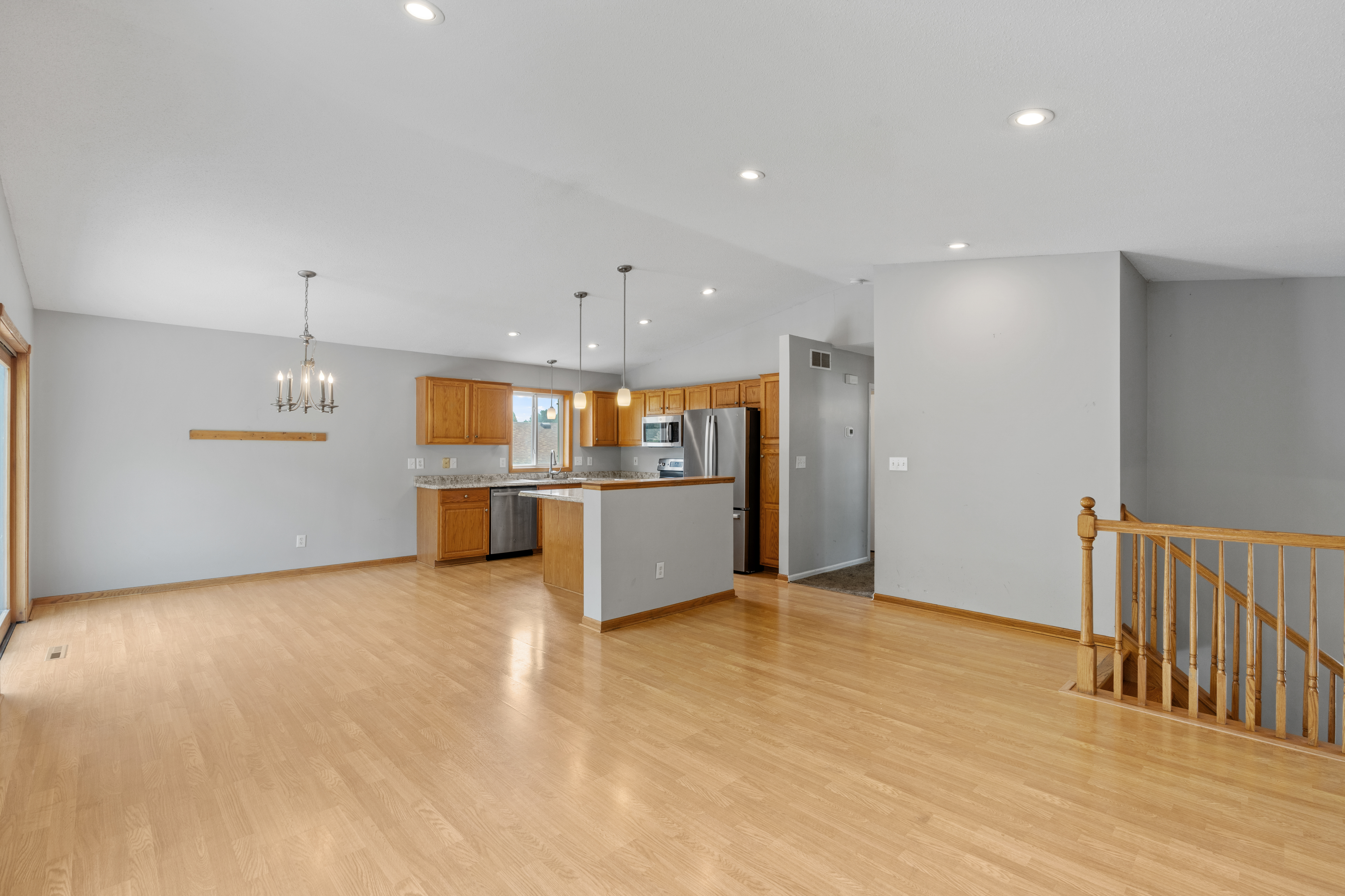  Thoughtfully Maintained Living with Modern Style and Ease - 物件實景