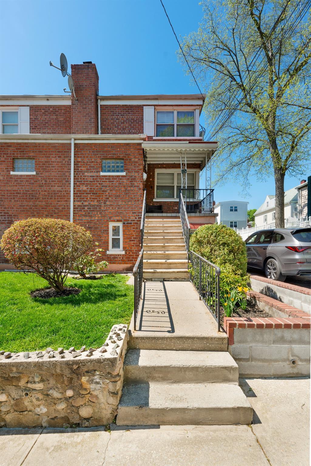 Yonkers, New York, 10704, United States, 3 Bedrooms Bedrooms, ,3 BathroomsBathrooms,Residential,For Sale,1796688