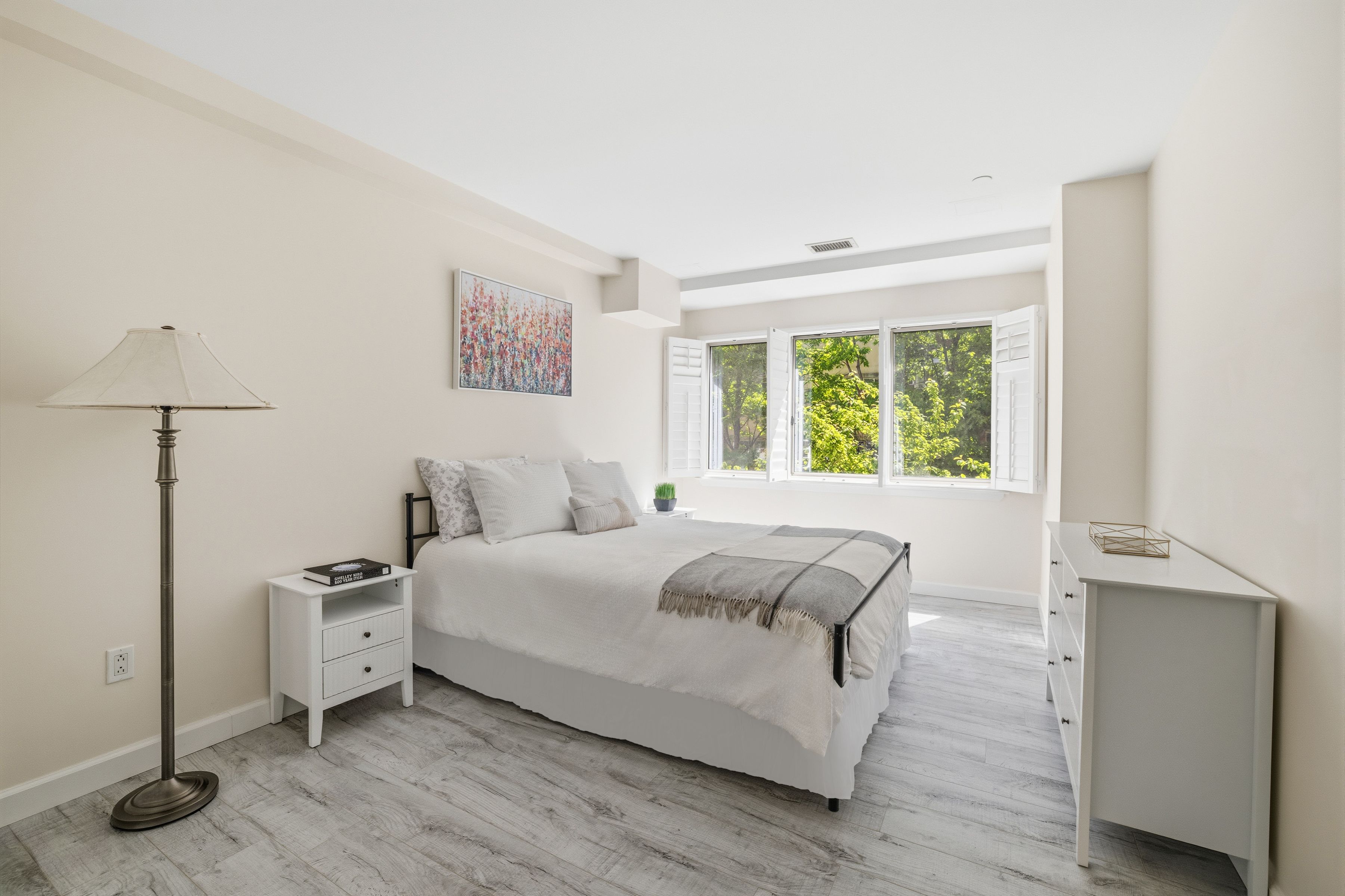  2 Bedroom / 2 Bath Full Service Condo - 物件實景