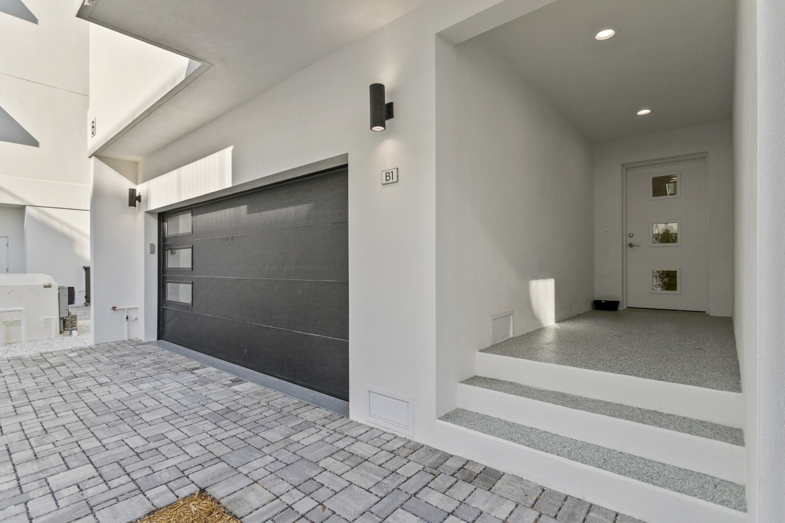 Madeira Beach, Florida, 33708, United States, 5 Bedrooms Bedrooms, ,4 BathroomsBathrooms,Residential,For Sale,1810583