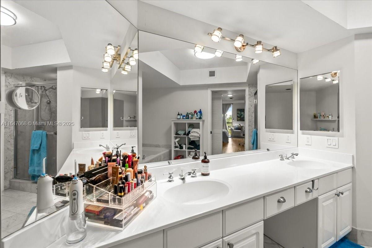 3598 Yacht Club Dr Unit 302, Aventura, Florida, 33180, United States, 3 Bedrooms Bedrooms, ,2 BathroomsBathrooms,Residential,For Sale,3598 Yacht Club Dr Unit 302,1622452