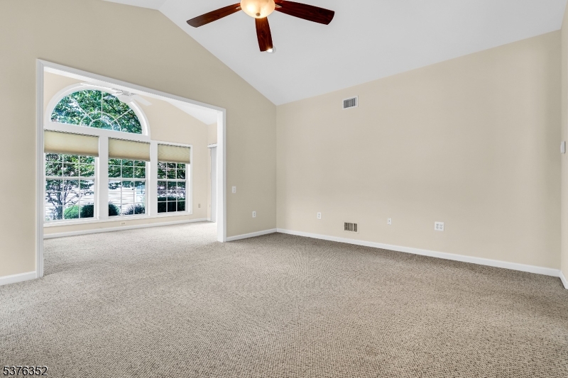 Franklin Twp., New Jersey, 08873, United States, 2 Bedrooms Bedrooms, ,2 BathroomsBathrooms,Residential,For Sale,1911173