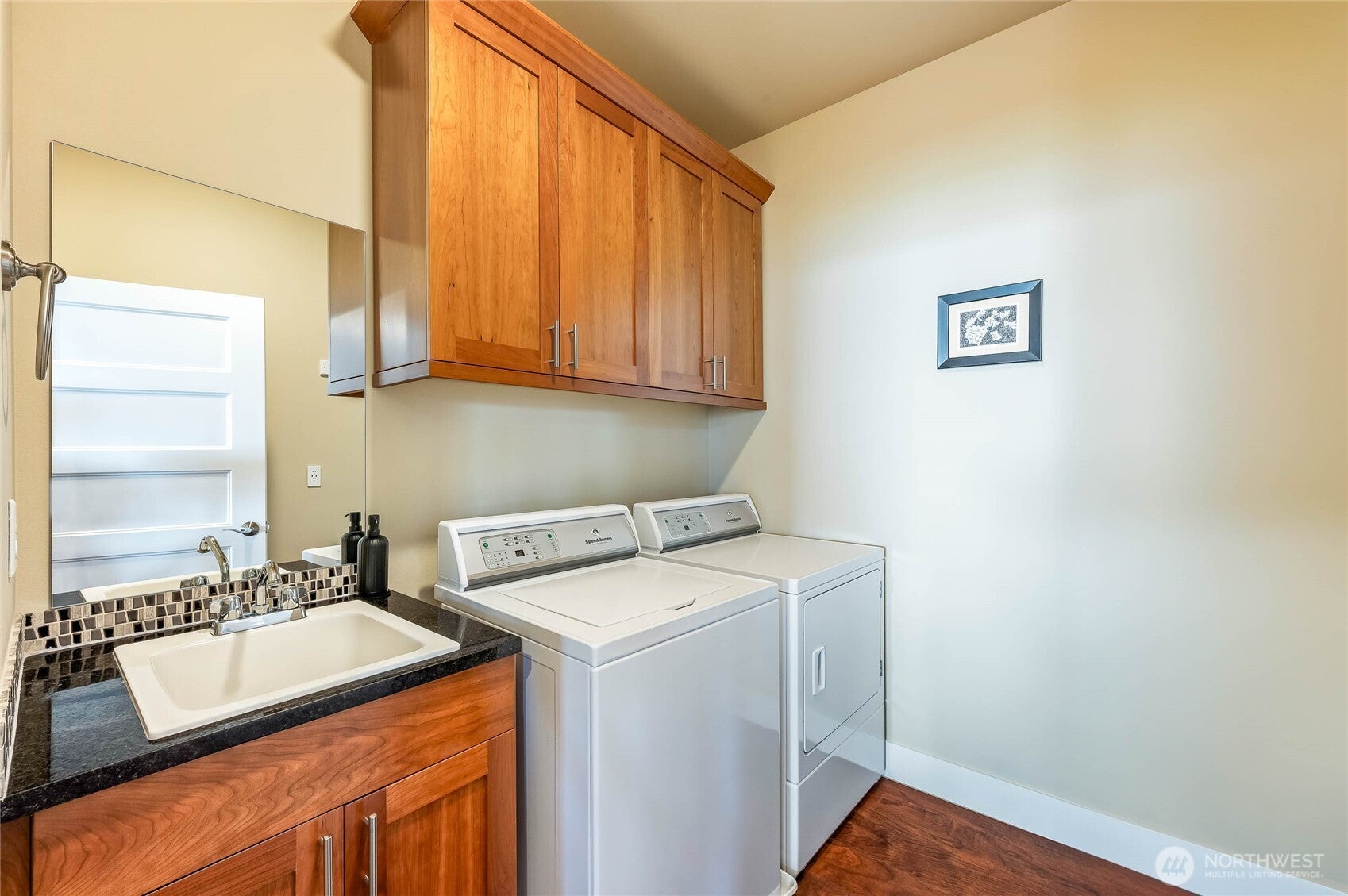 Wenatchee, Washington, 98801, United States, 3 Bedrooms Bedrooms, ,2 BathroomsBathrooms,Residential,For Sale,1892856