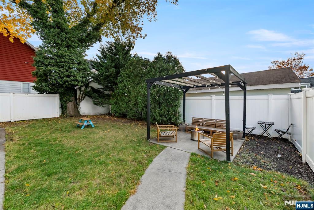 Rutherford, New Jersey, 07070, United States, 4 Bedrooms Bedrooms, ,2 BathroomsBathrooms,Residential,For Sale,1977707