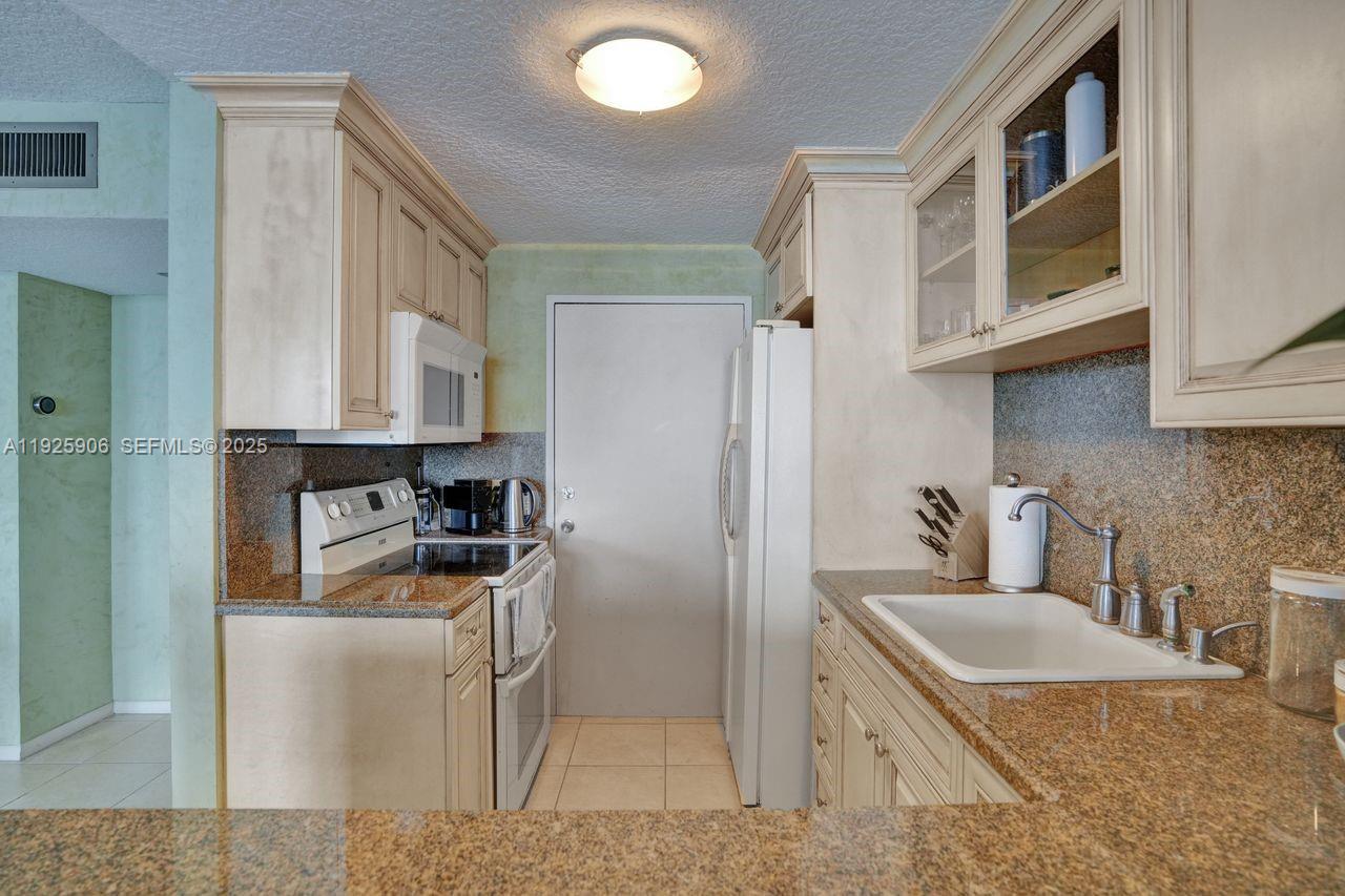 Miami Beach, Florida, 33139, United States, 2 Bedrooms Bedrooms, ,2 BathroomsBathrooms,Residential,For Sale,2002895