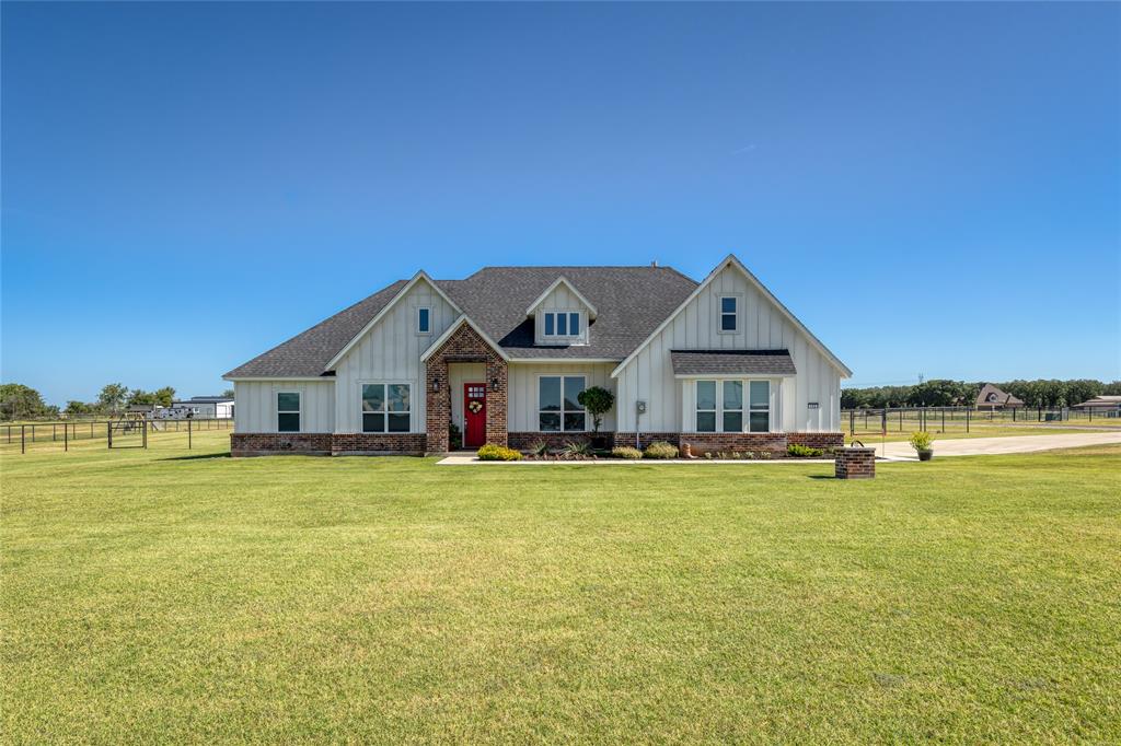 Weatherford, Texas, 76085, United States, 4 Bedrooms Bedrooms, ,2 BathroomsBathrooms,Residential,For Sale,1978041