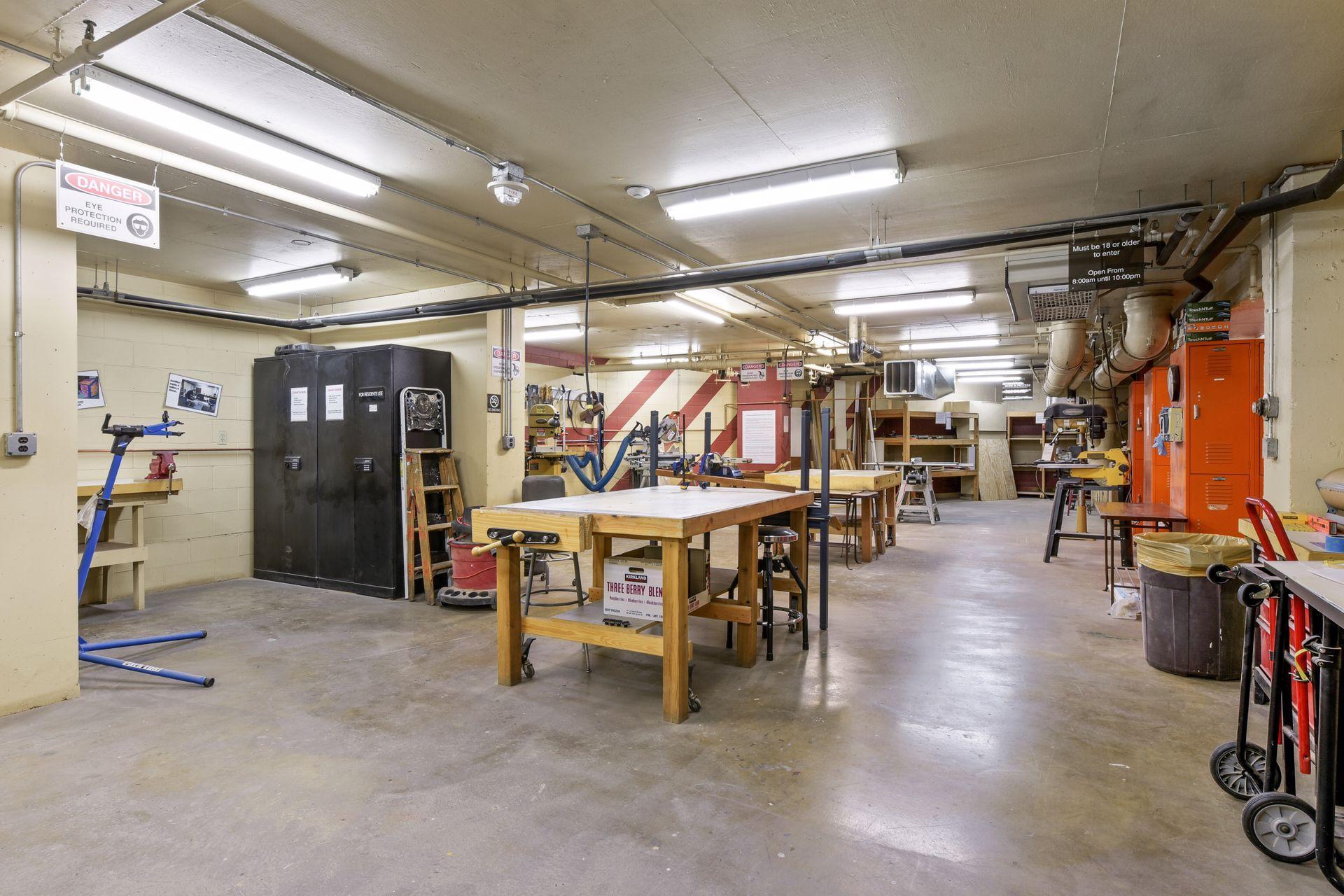 Minneapolis, Minnesota, 55403, United States, 2 Bedrooms Bedrooms, ,1 BathroomBathrooms,Residential,For Sale,1829145