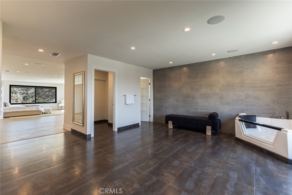 Glendale, California, 91207, United States, 4 Bedrooms Bedrooms, ,5 BathroomsBathrooms,Residential,For Sale,1934698