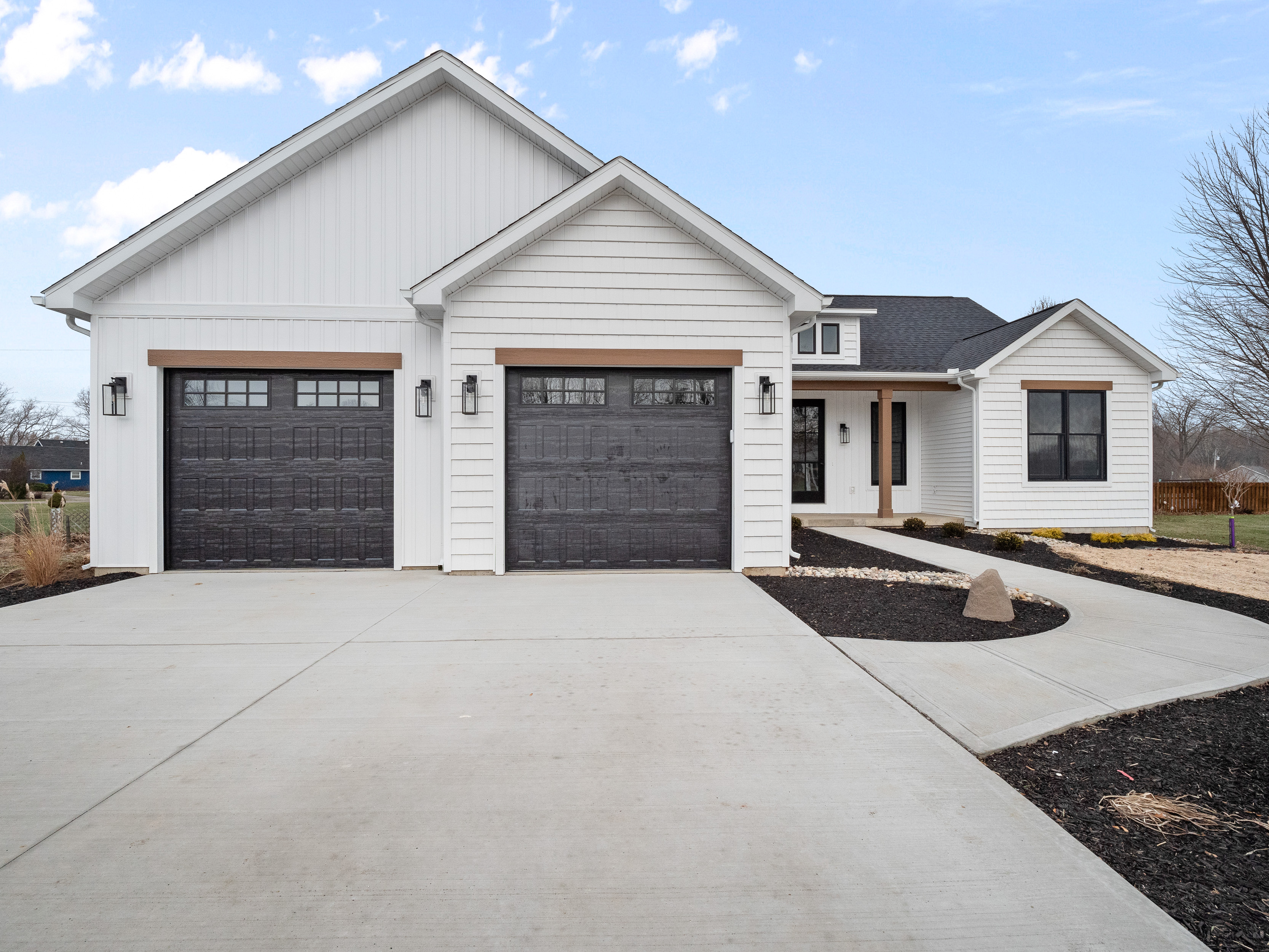  Modern Farmhouse w/ High-End Finishes - 物件實景