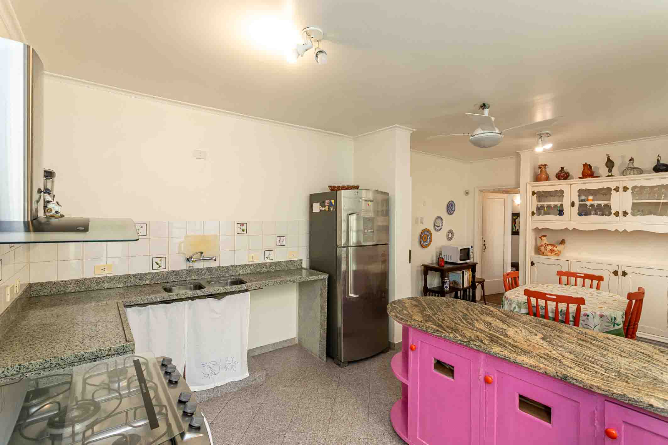  Spacious residence on a quiet street with landscaped garden - 物件實景