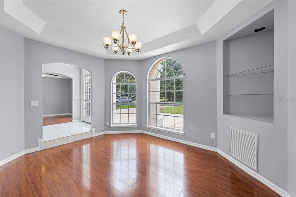 Apopka, Florida, 32712, United States, 5 Bedrooms Bedrooms, ,5 BathroomsBathrooms,Residential,For Sale,1806411