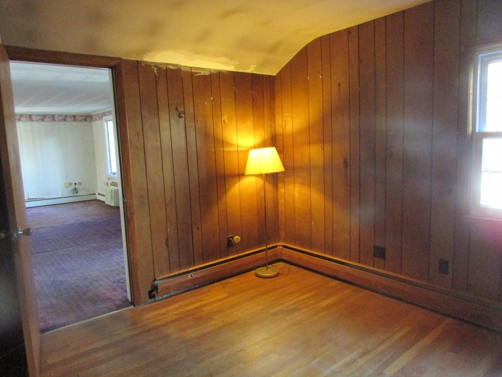 Attleboro, Massachusetts, 02703, United States, 4 Bedrooms Bedrooms, ,4 BathroomsBathrooms,Residential,For Sale,1974370