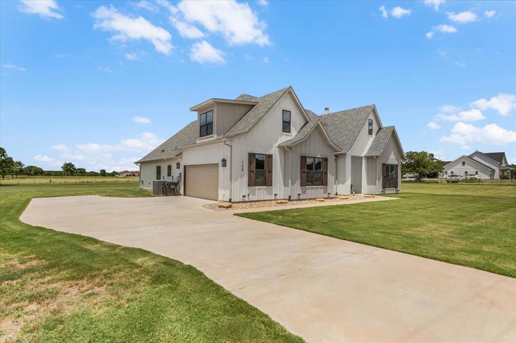 Weatherford, Texas, 76088, United States, 5 Bedrooms Bedrooms, ,5 BathroomsBathrooms,Residential,For Sale,1900599