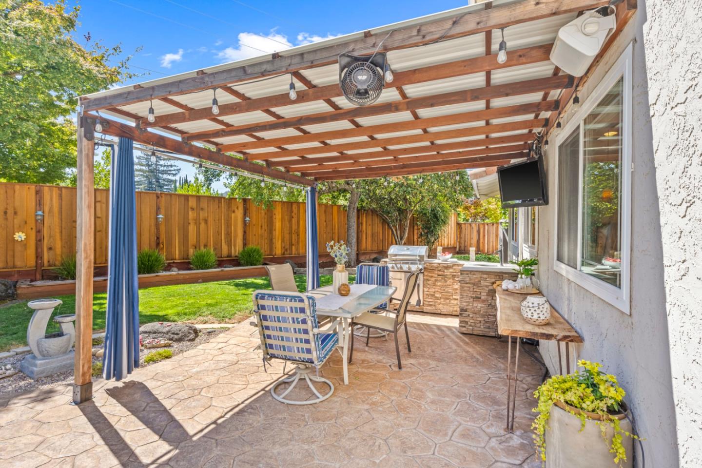 Morgan Hill, California, 95037, United States, 5 Bedrooms Bedrooms, ,3 BathroomsBathrooms,Residential,For Sale,1934202