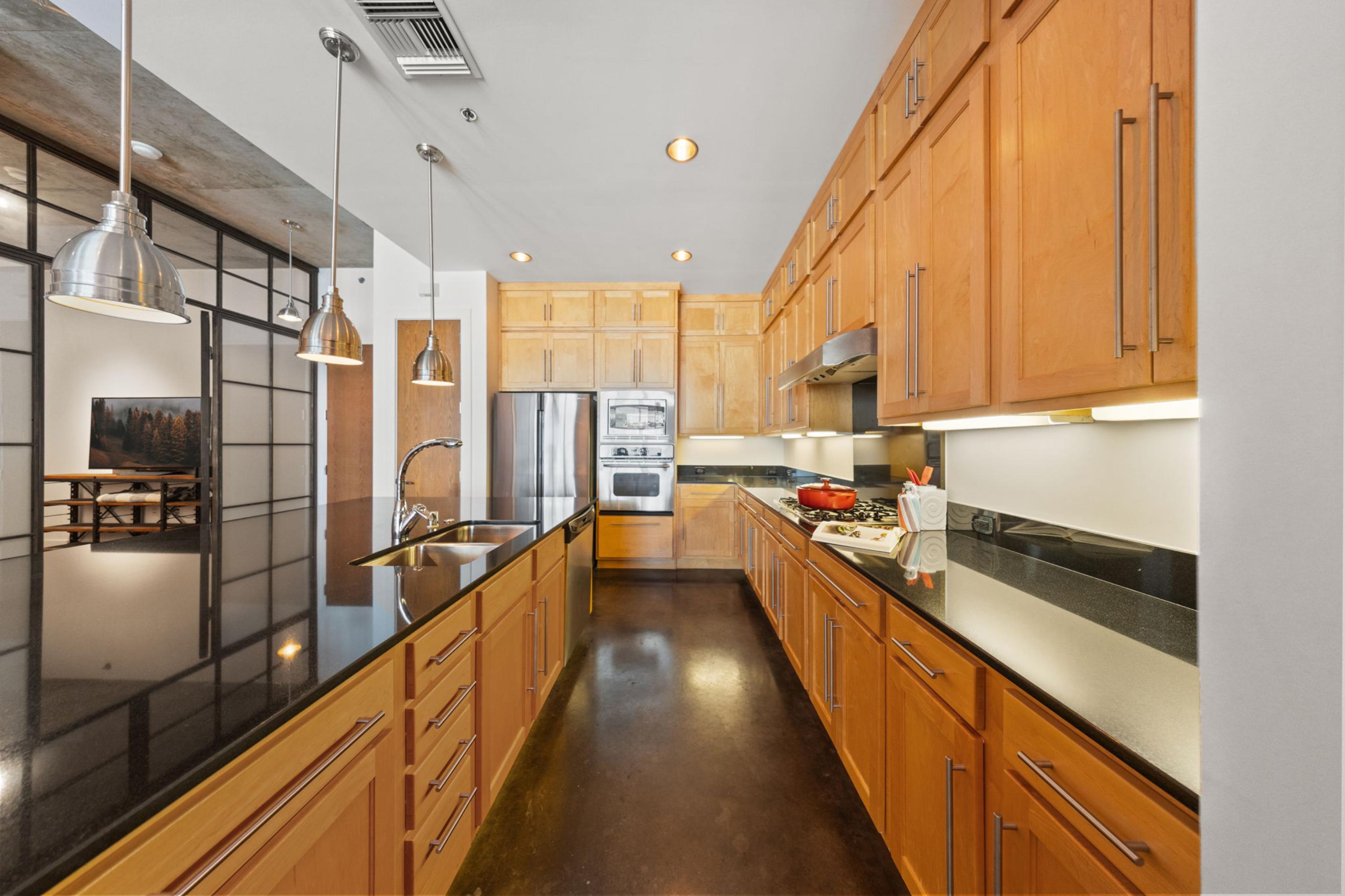  Industrial Sophistication Meets Boutique Loft Living in Downtown Dallas - 物件實景