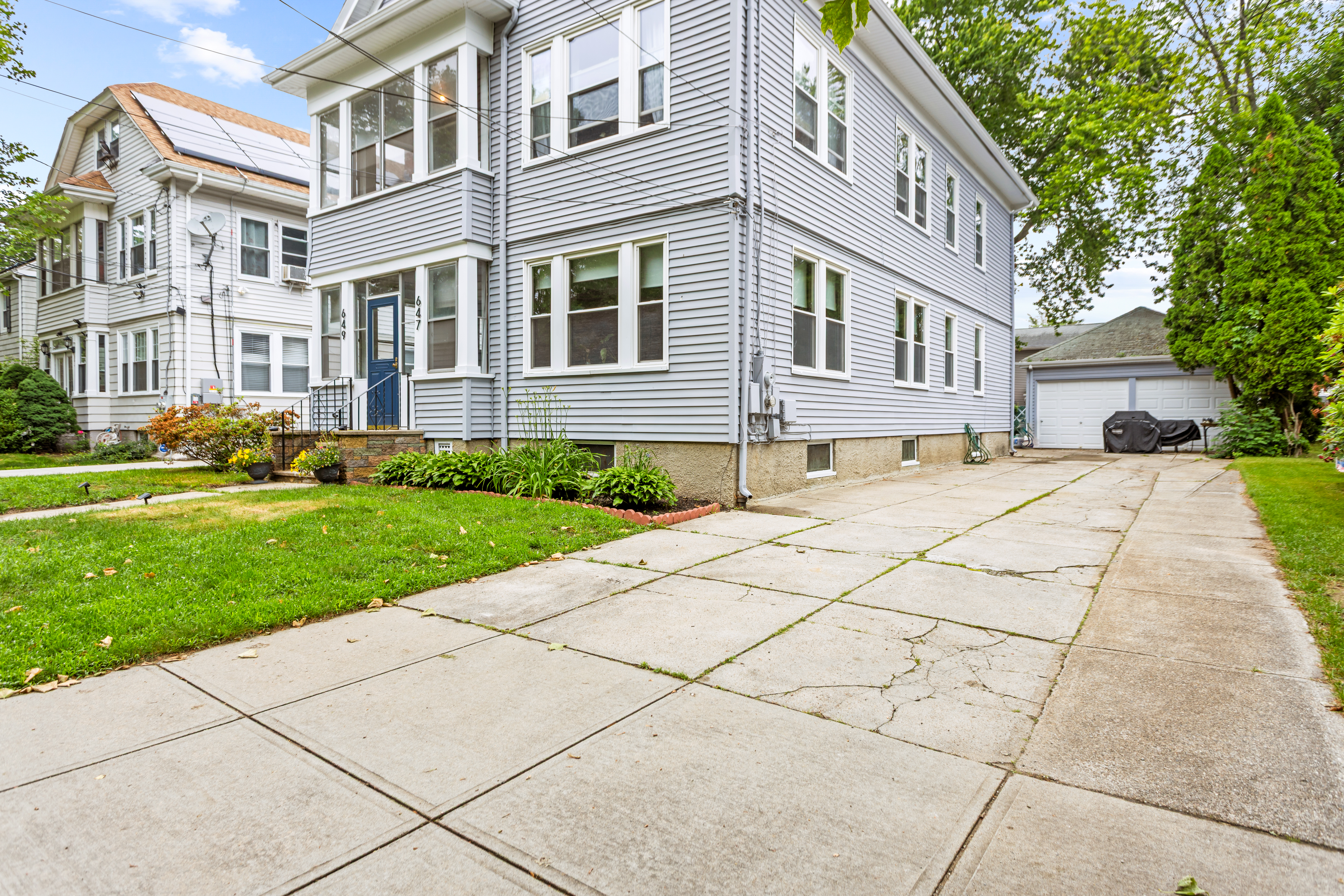  647-649 Pleasant Valley Parkway, Providence, RI, 02908 - 物件實景