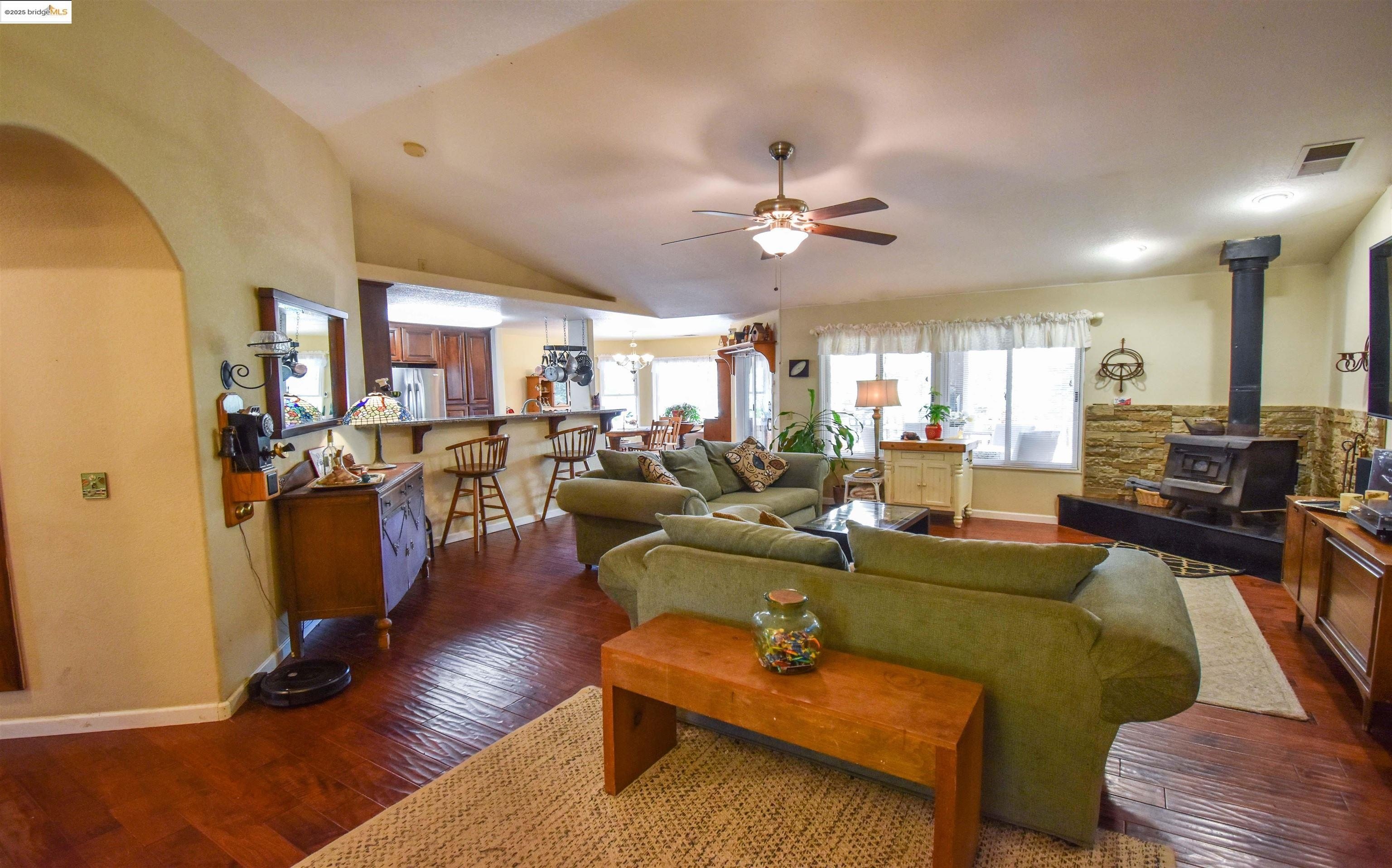 Jamestown, California, 95327, United States, 3 Bedrooms Bedrooms, ,2 BathroomsBathrooms,Residential,For Sale,1828112