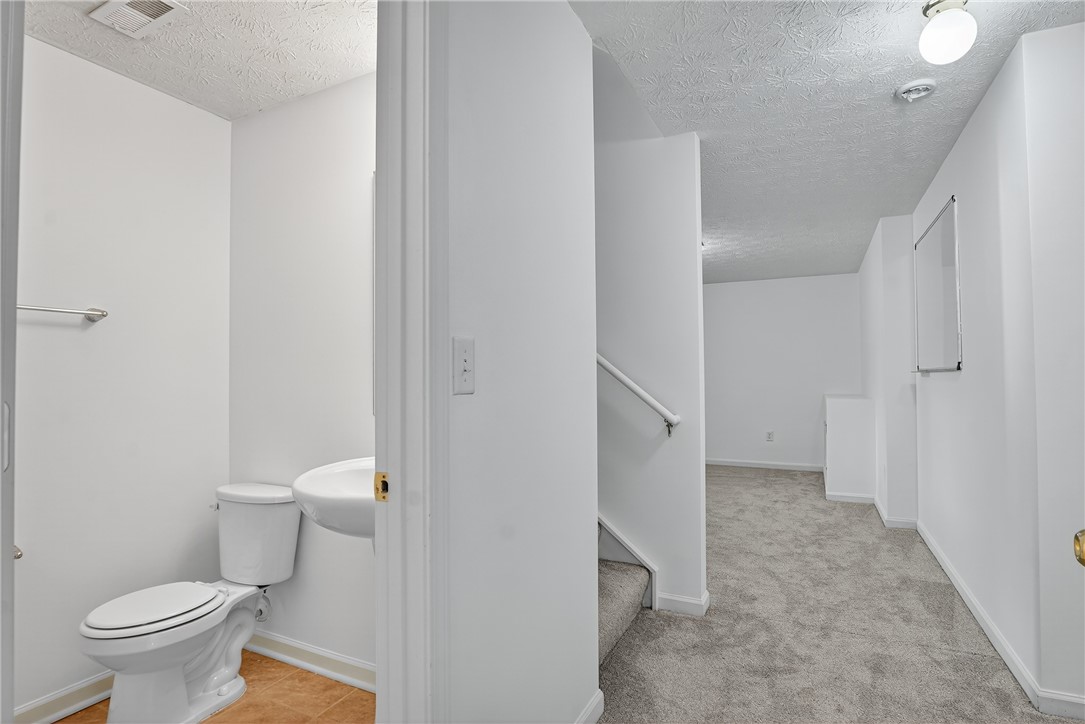 Richland, Pennsylvania, 15044, United States, 4 Bedrooms Bedrooms, ,4 BathroomsBathrooms,Residential,For Sale,1932266