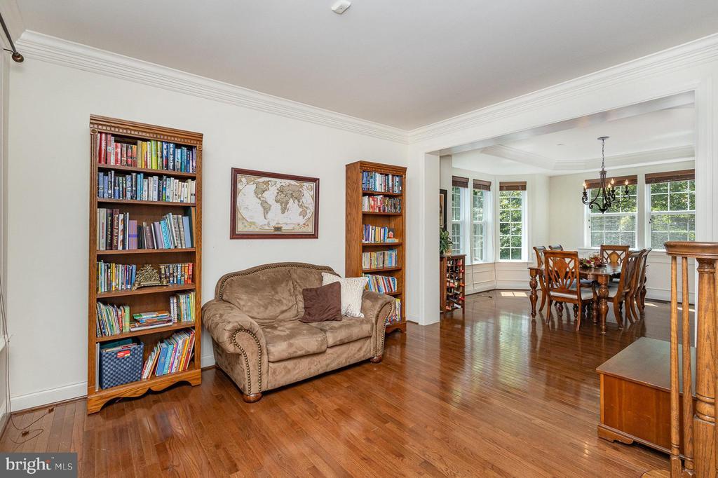 Fredericksburg, Virginia, 22406, United States, 5 Bedrooms Bedrooms, ,4 BathroomsBathrooms,Residential,For Sale,1932908