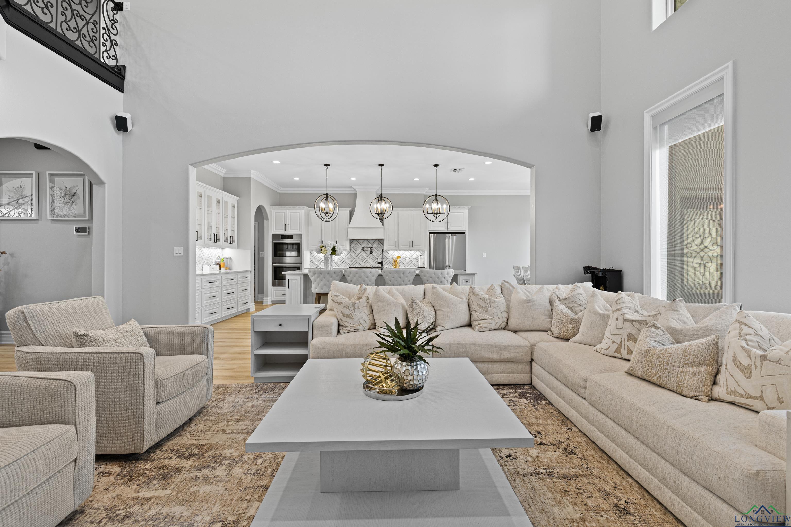 Tatum, Texas, 75691, United States, 6 Bedrooms Bedrooms, ,5 BathroomsBathrooms,Residential,For Sale,1967994