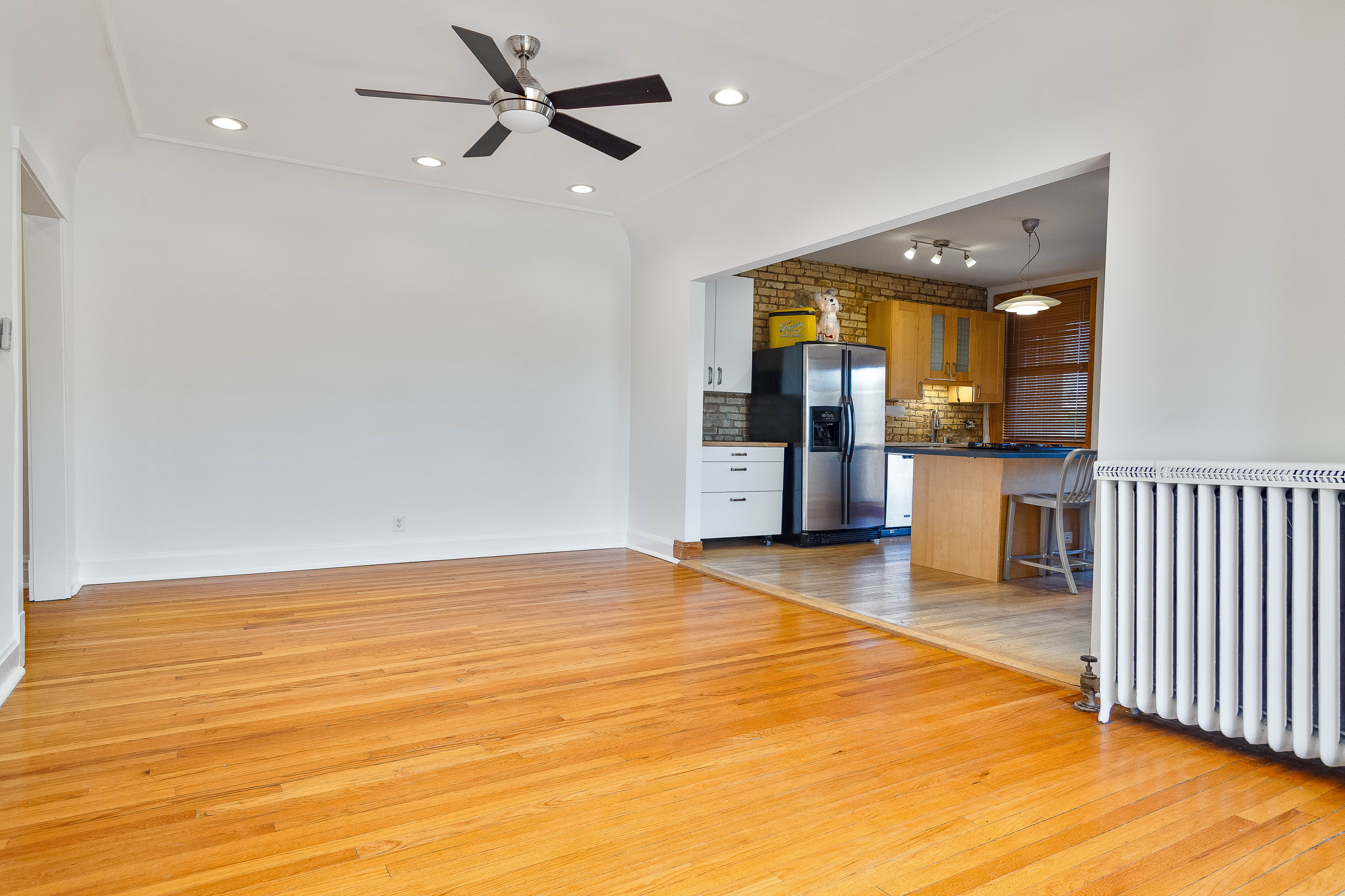  This Home Delivers Privacy, Volume, and Timeless Vintage Character - 物件實景