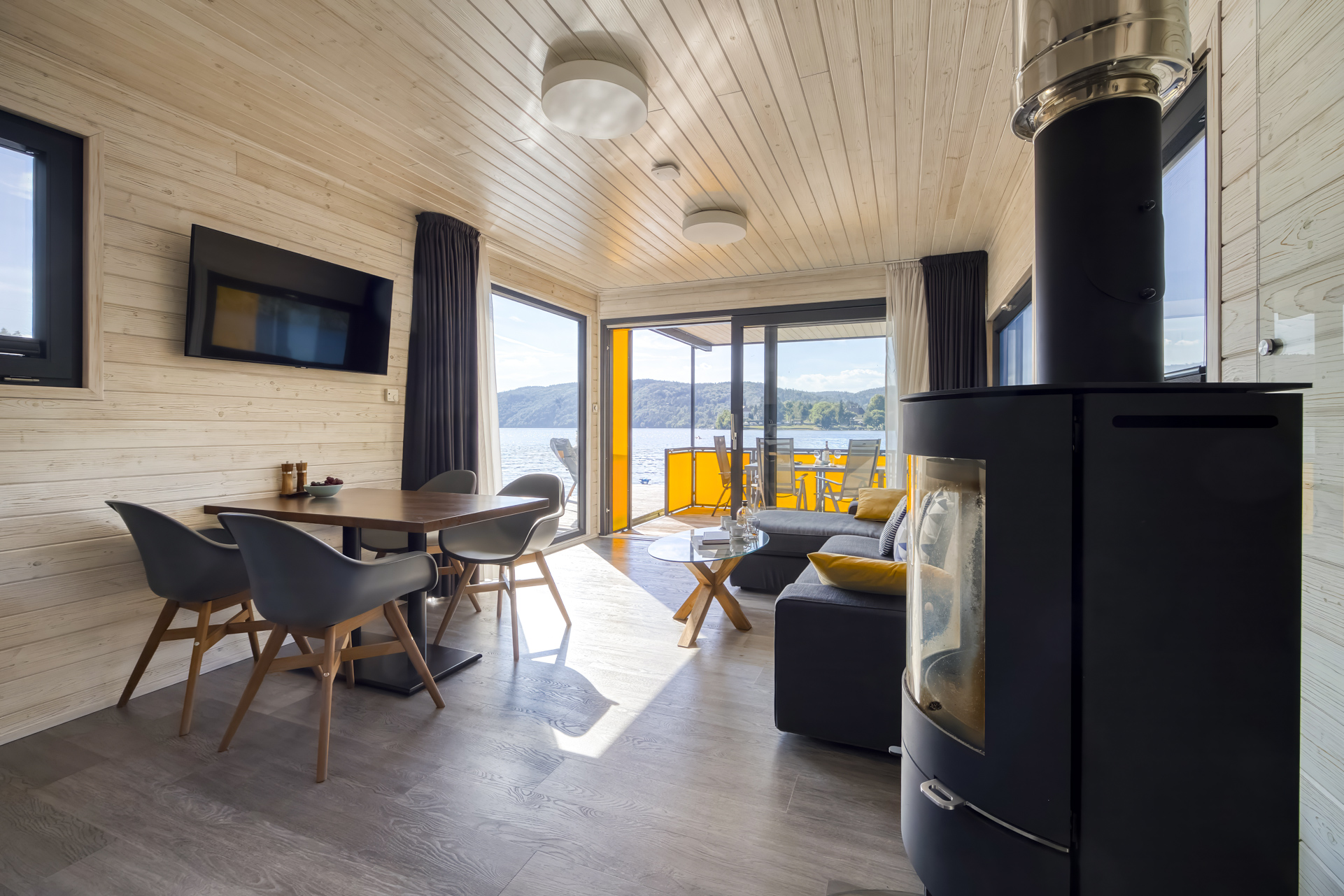  2-bedroom Houseboat - 物件實景