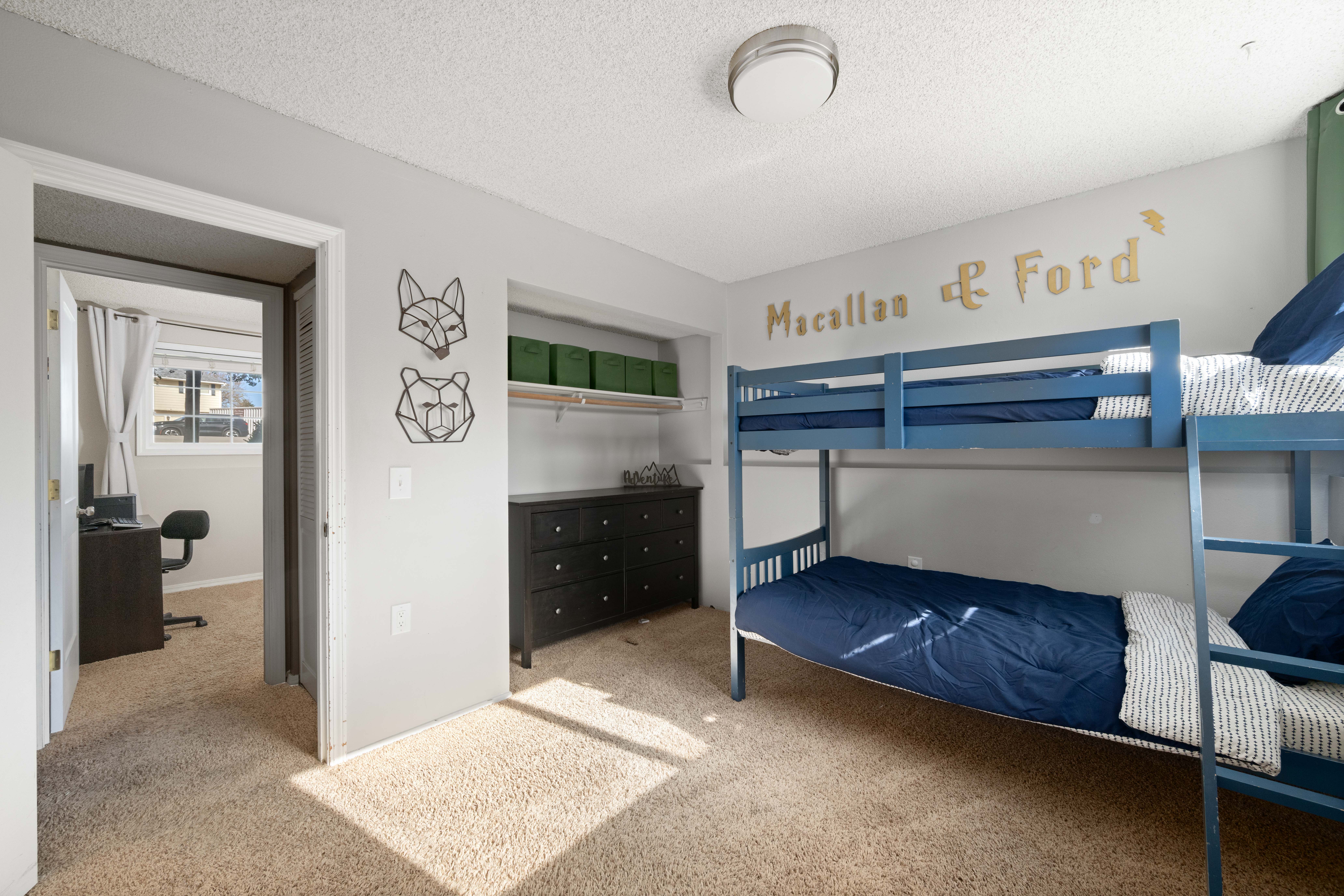  Updated, Move-In Ready, No HOA - 物件實景