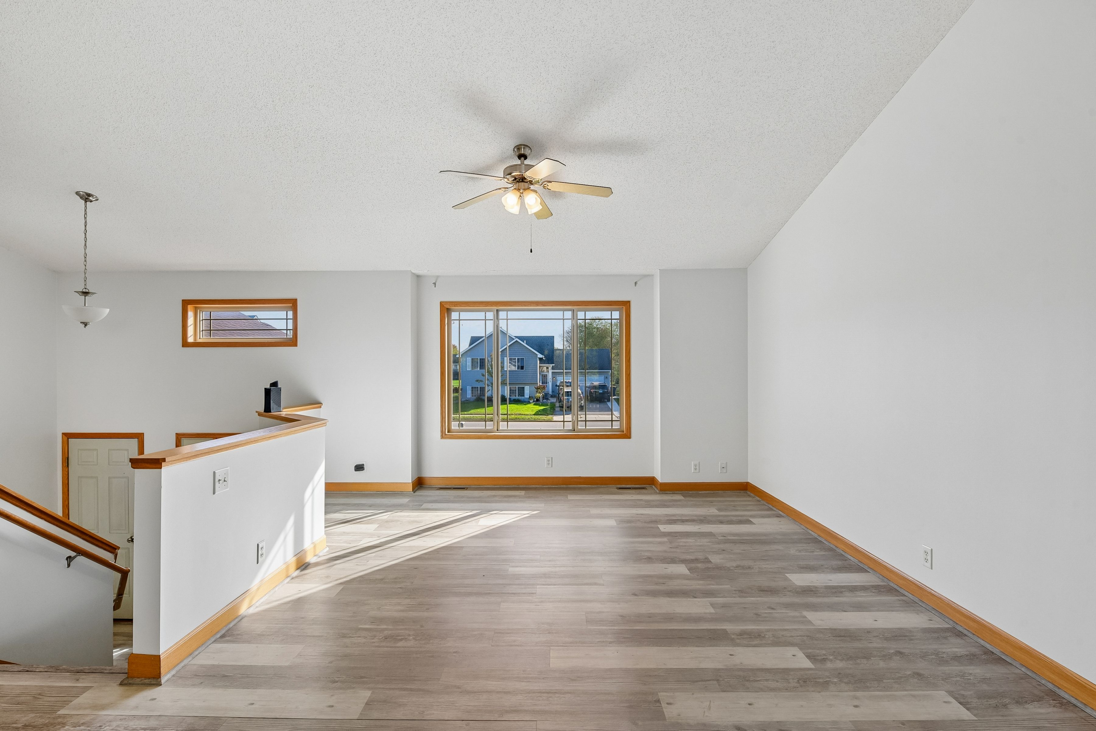  Refreshed Home in Lovely Farmington Location - 物件實景