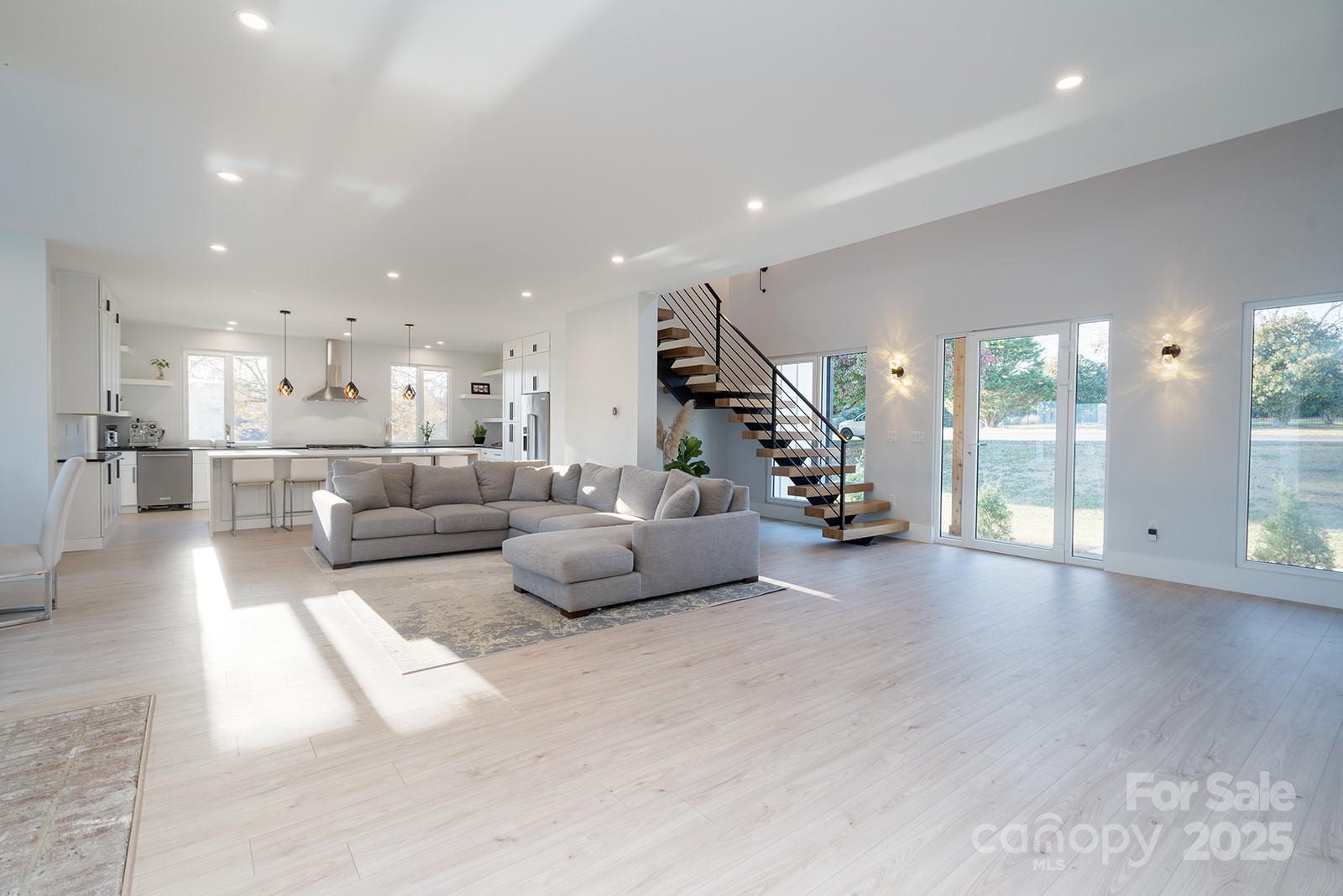 Waxhaw, North Carolina, 28173, United States, 5 Bedrooms Bedrooms, ,4 BathroomsBathrooms,Residential,For Sale,1990877