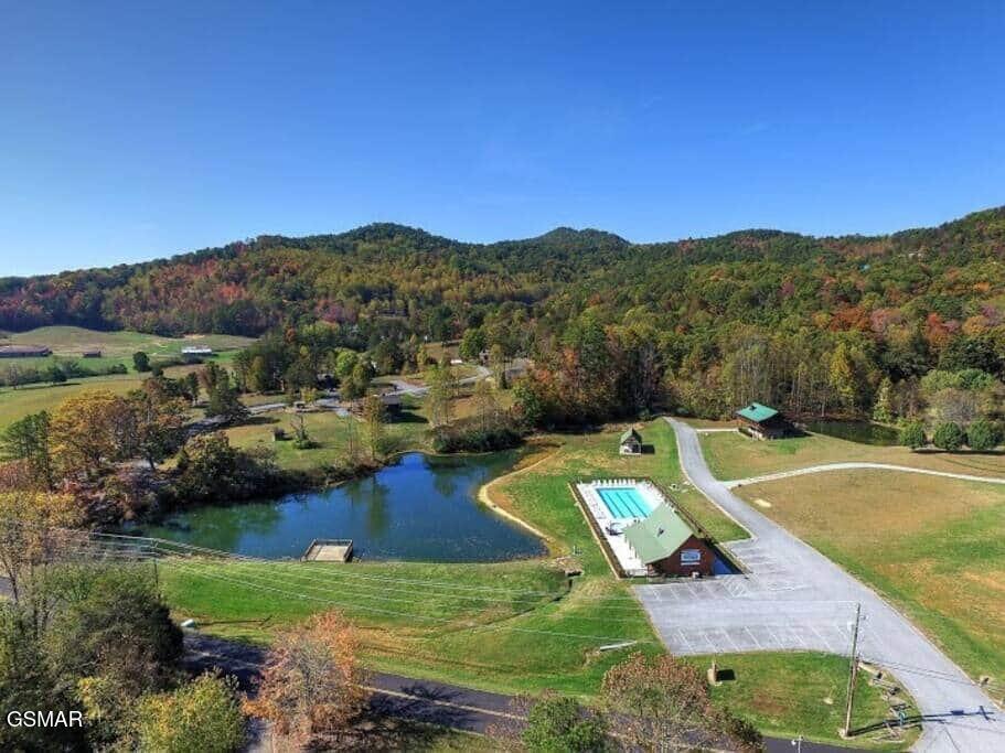Sevierville, Tennessee, 37862, United States, 3 Bedrooms Bedrooms, ,3 BathroomsBathrooms,Residential,For Sale,1931805